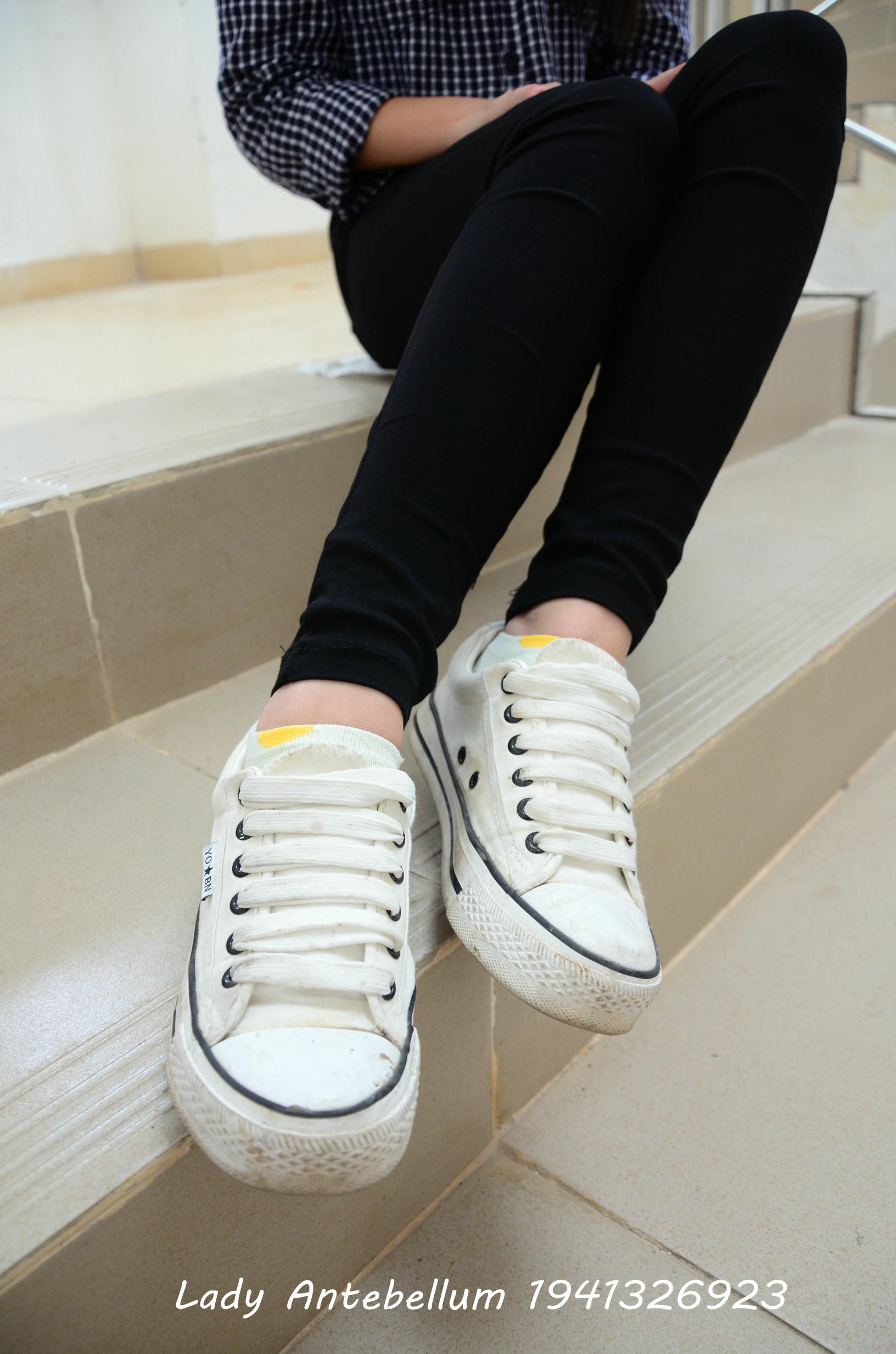 [战前女神] 恋足美腿棉袜女神级摄影套图 066 [58P-92MB]_第1集