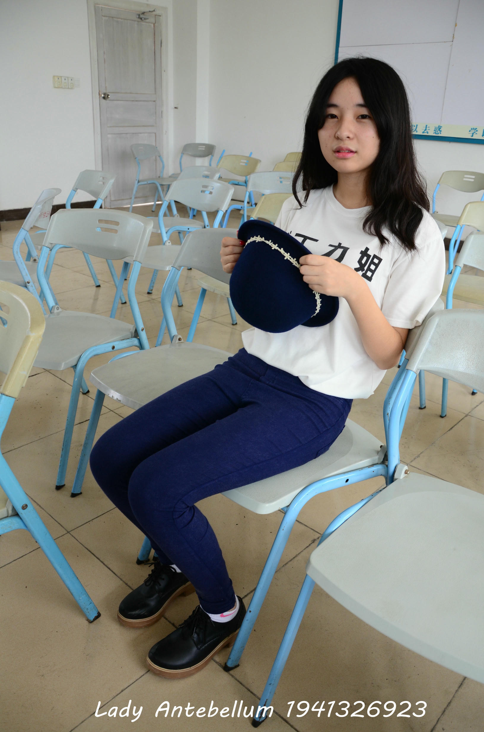 [战前女神] 恋足美腿棉袜女神级摄影套图 067 [88P-125MB]_第1集