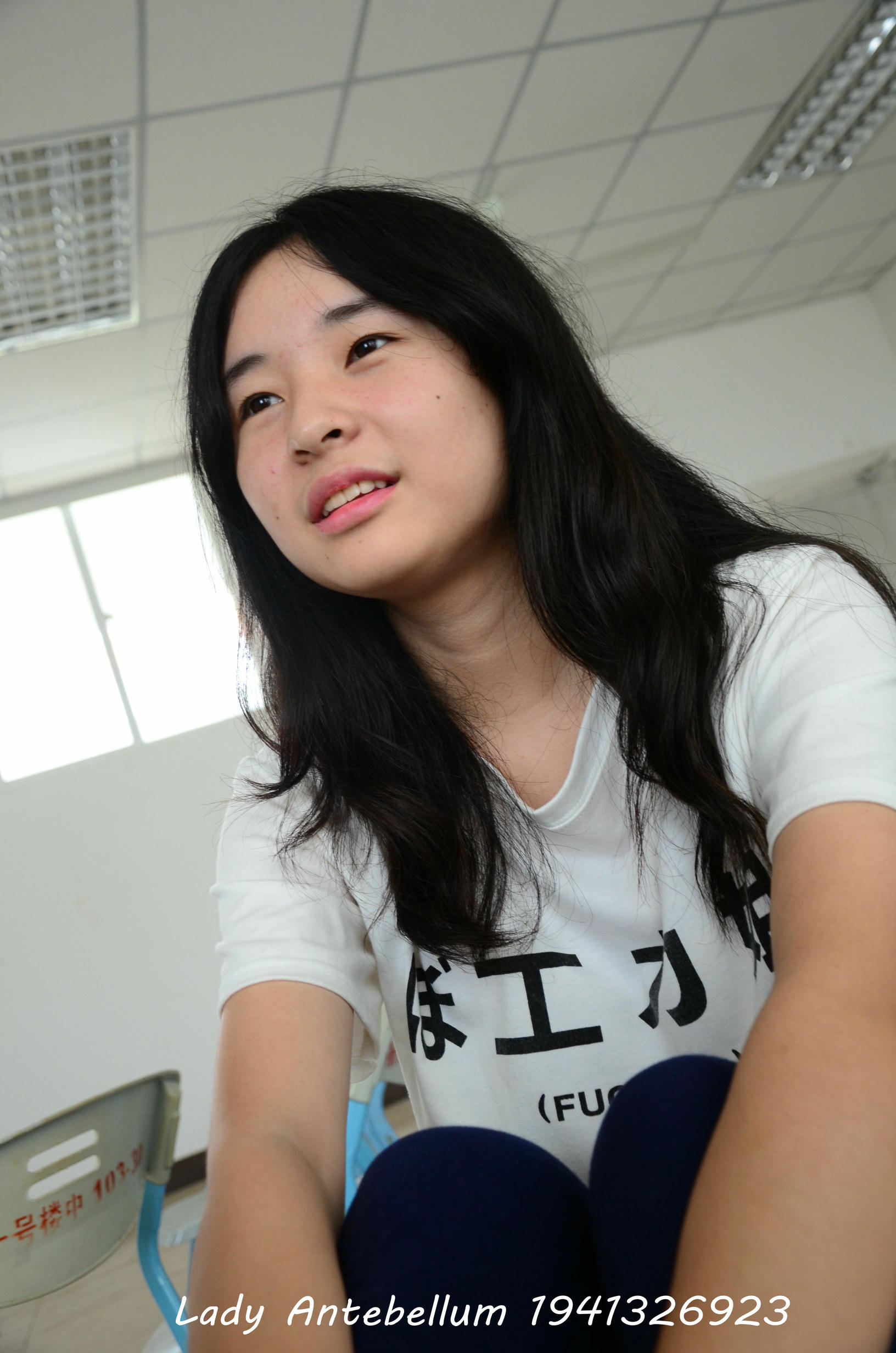 [战前女神] 恋足美腿棉袜女神级摄影套图 067 [88P-125MB]_第2集