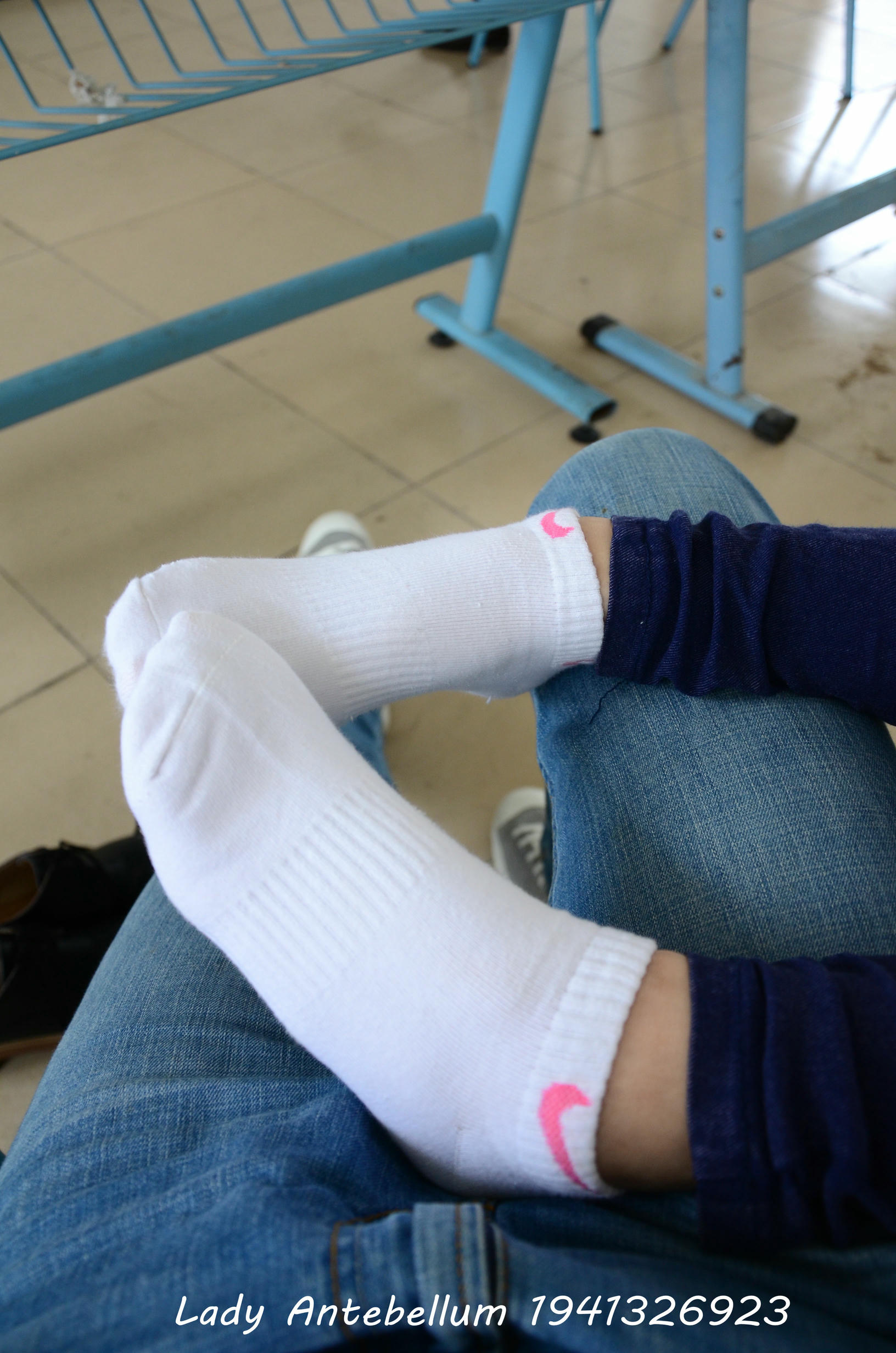 [战前女神] 恋足美腿棉袜女神级摄影套图 067 [88P-125MB]_第2集