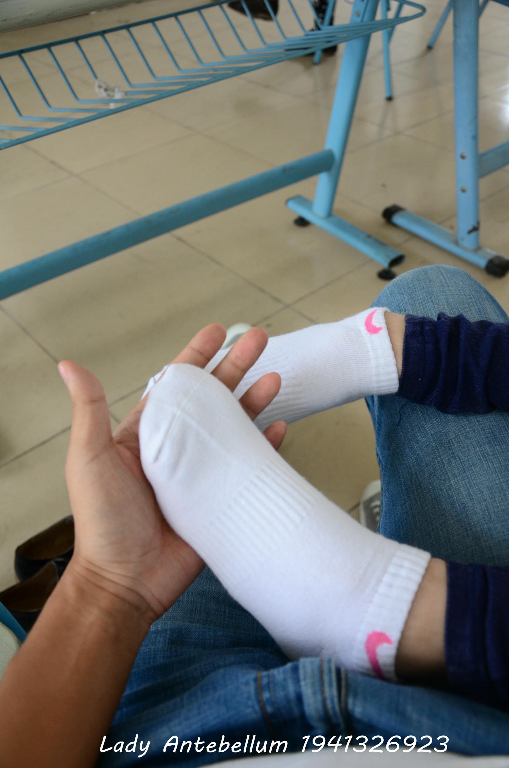 [战前女神] 恋足美腿棉袜女神级摄影套图 067 [88P-125MB]_第2集