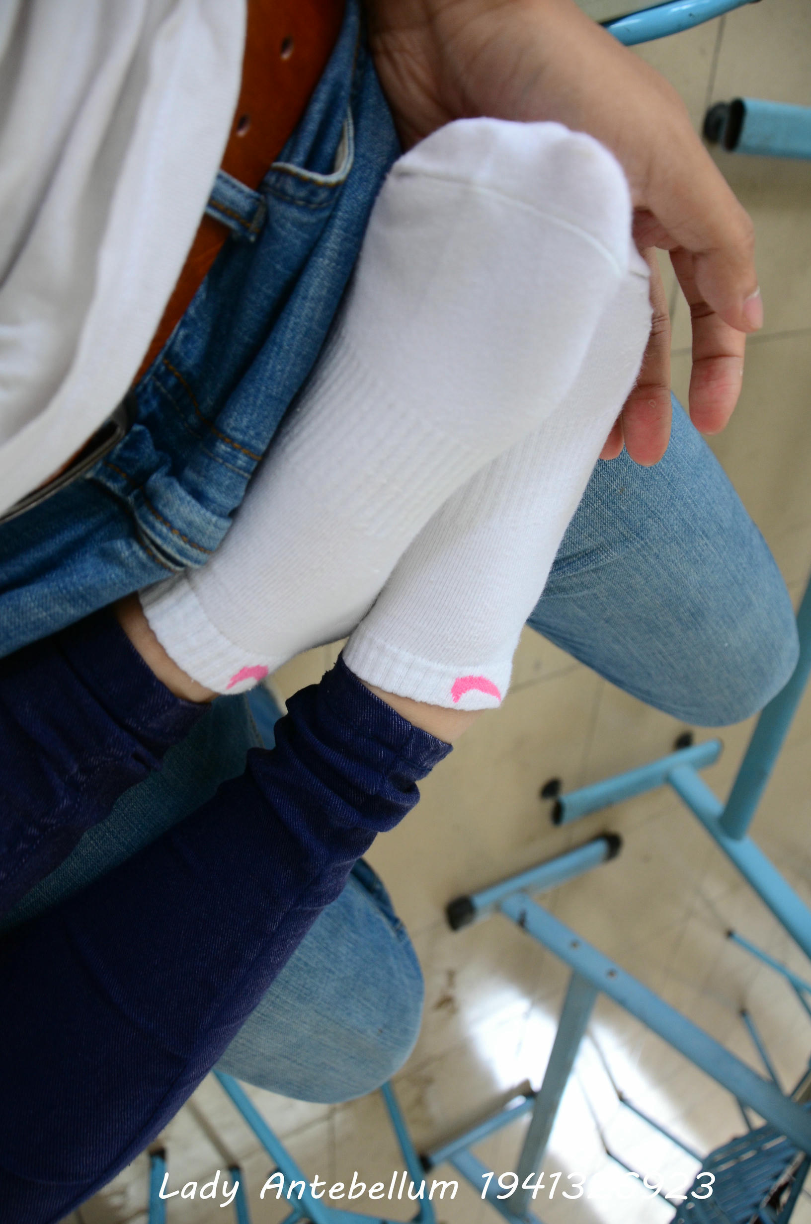 [战前女神] 恋足美腿棉袜女神级摄影套图 067 [88P-125MB]_第2集