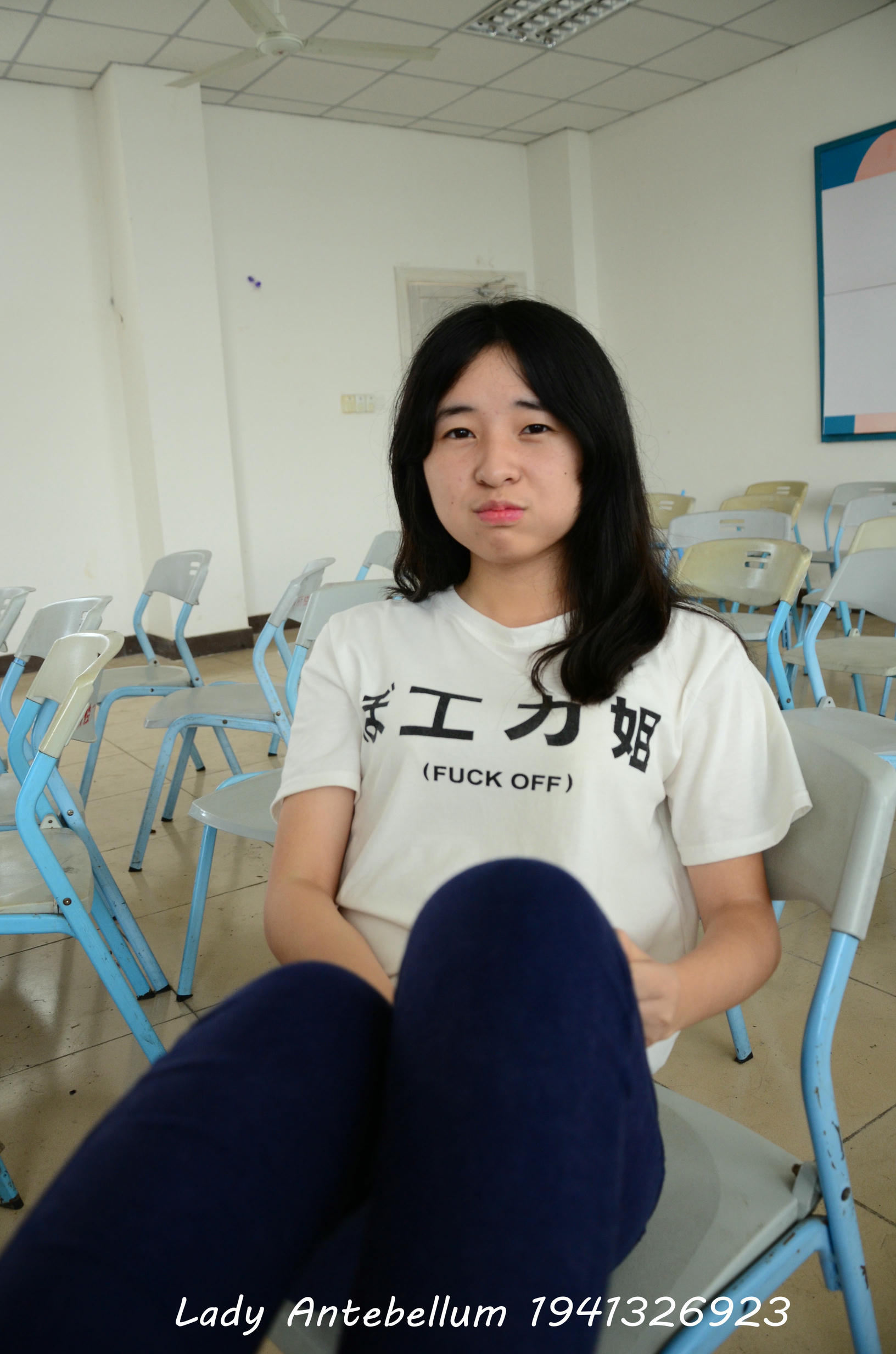 [战前女神] 恋足美腿棉袜女神级摄影套图 067 [88P-125MB]_第3集