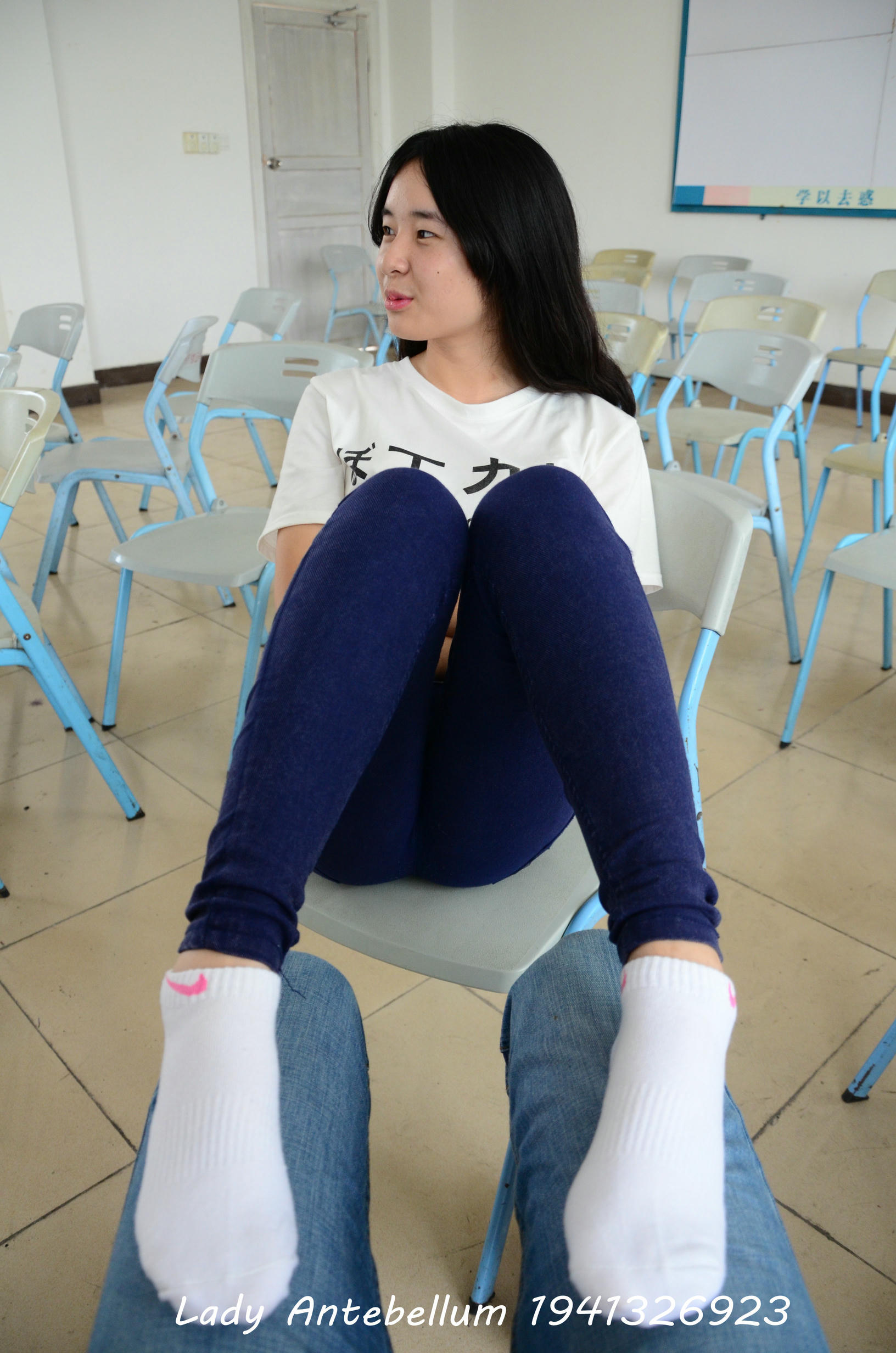 [战前女神] 恋足美腿棉袜女神级摄影套图 067 [88P-125MB]_第3集