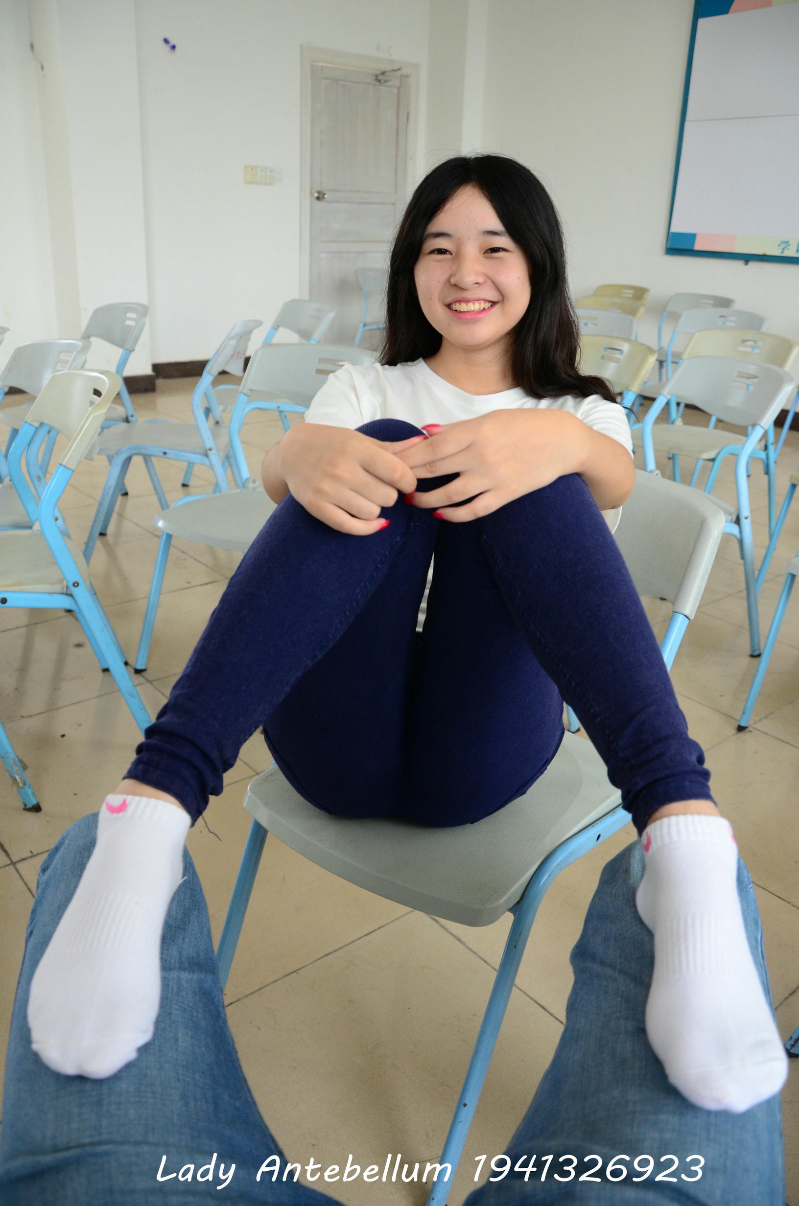 [战前女神] 恋足美腿棉袜女神级摄影套图 067 [88P-125MB]_第3集