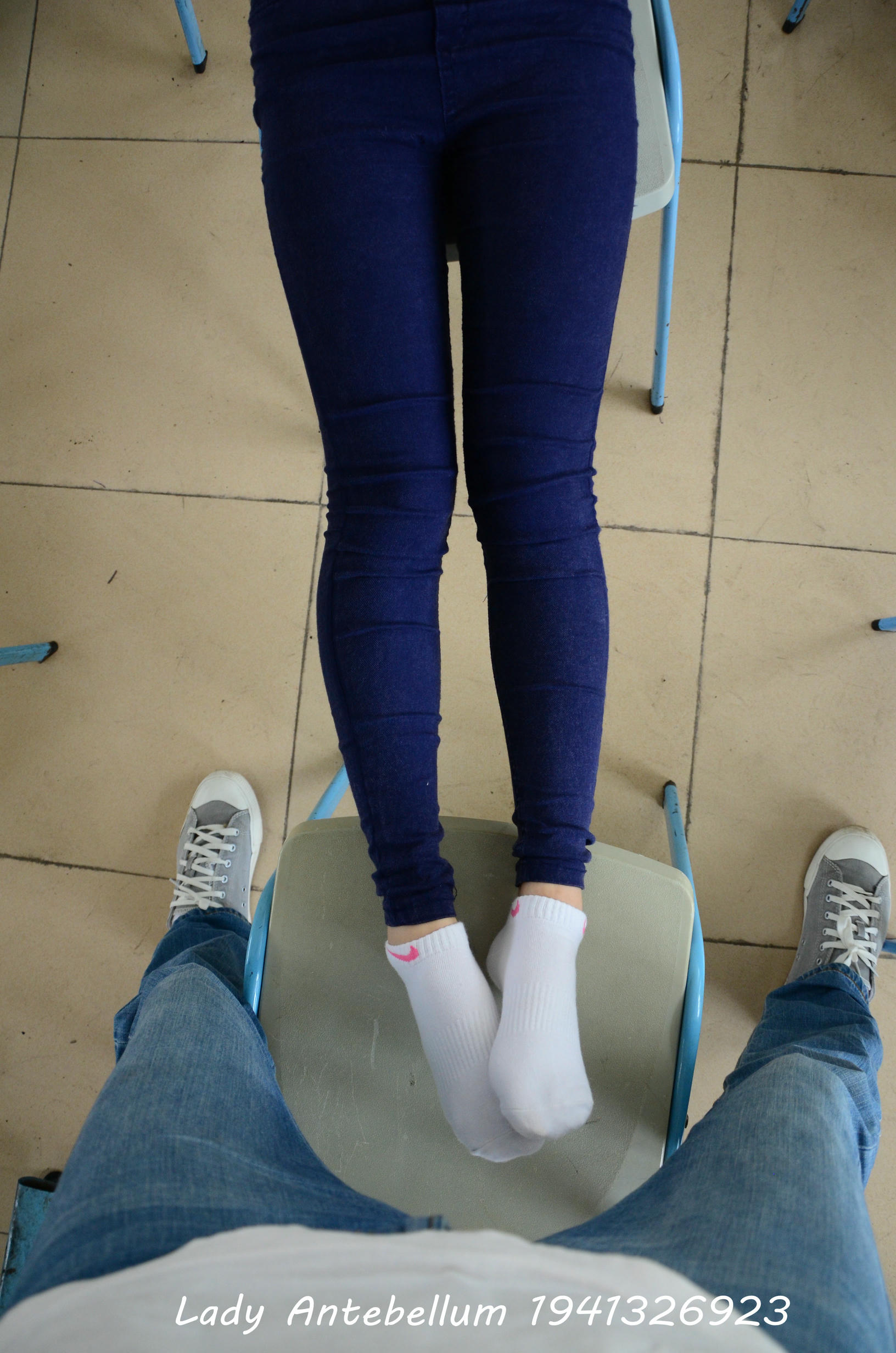 [战前女神] 恋足美腿棉袜女神级摄影套图 067 [88P-125MB]_第4集