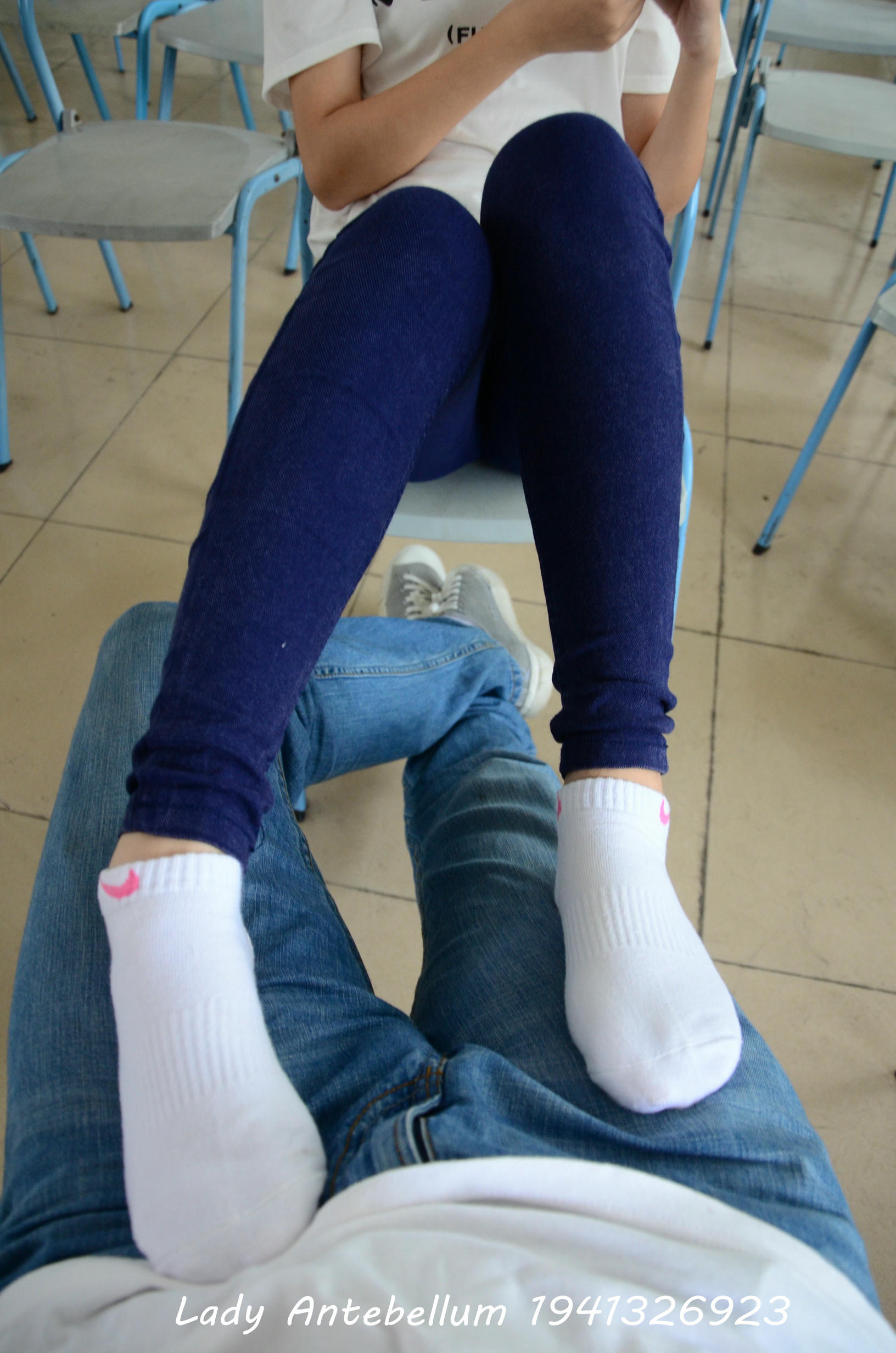 [战前女神] 恋足美腿棉袜女神级摄影套图 067 [88P-125MB]_第4集