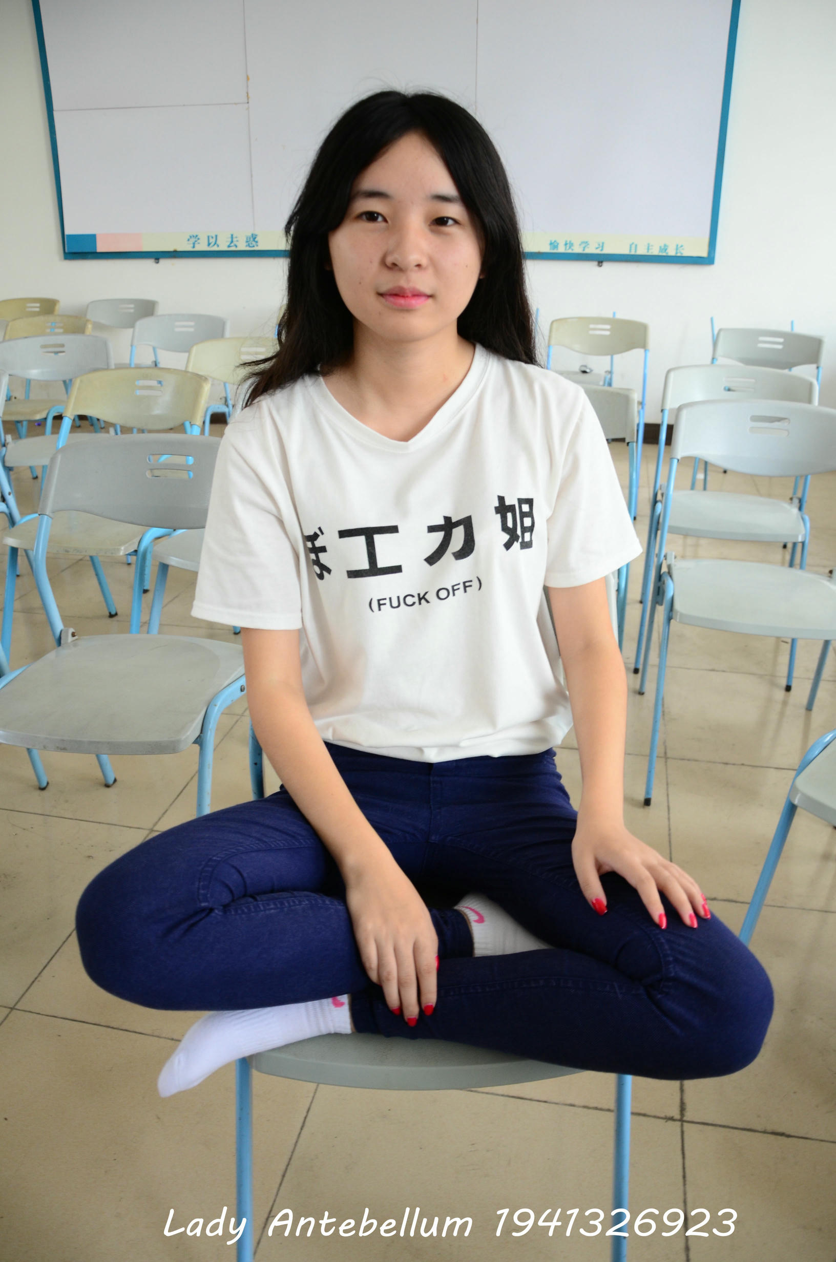 [战前女神] 恋足美腿棉袜女神级摄影套图 067 [88P-125MB]_第4集