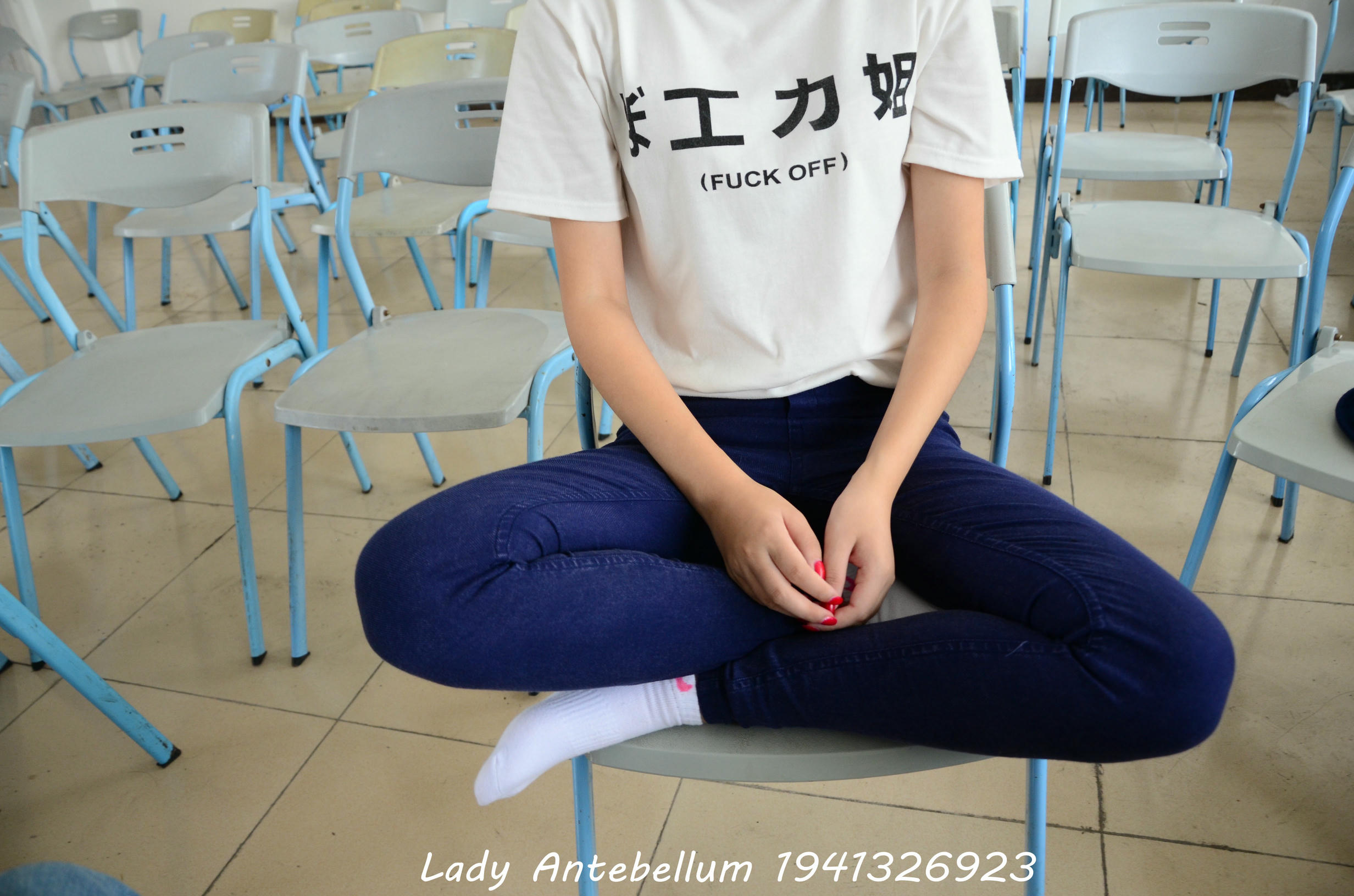 [战前女神] 恋足美腿棉袜女神级摄影套图 067 [88P-125MB]_第4集