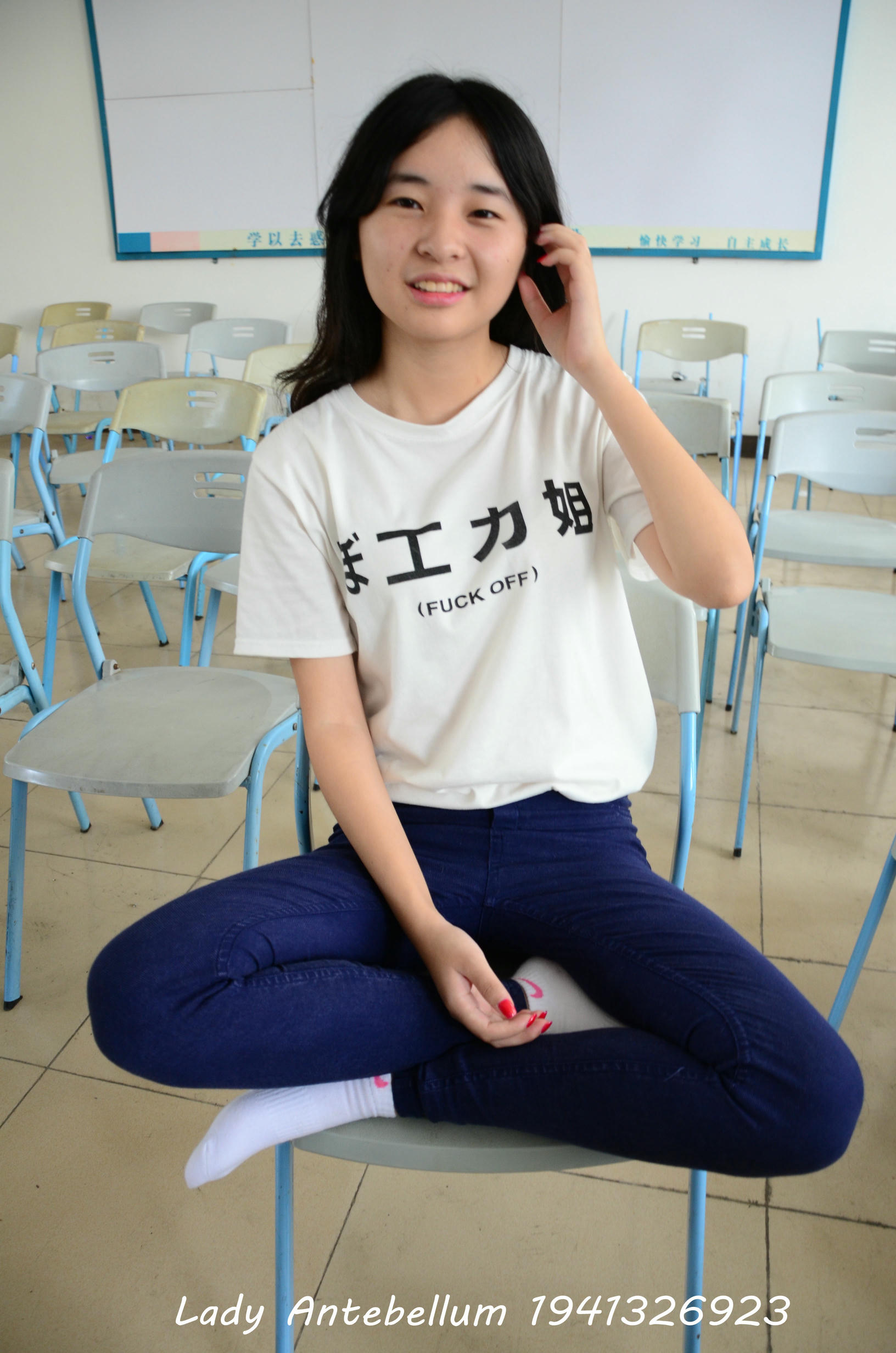 [战前女神] 恋足美腿棉袜女神级摄影套图 067 [88P-125MB]_第4集