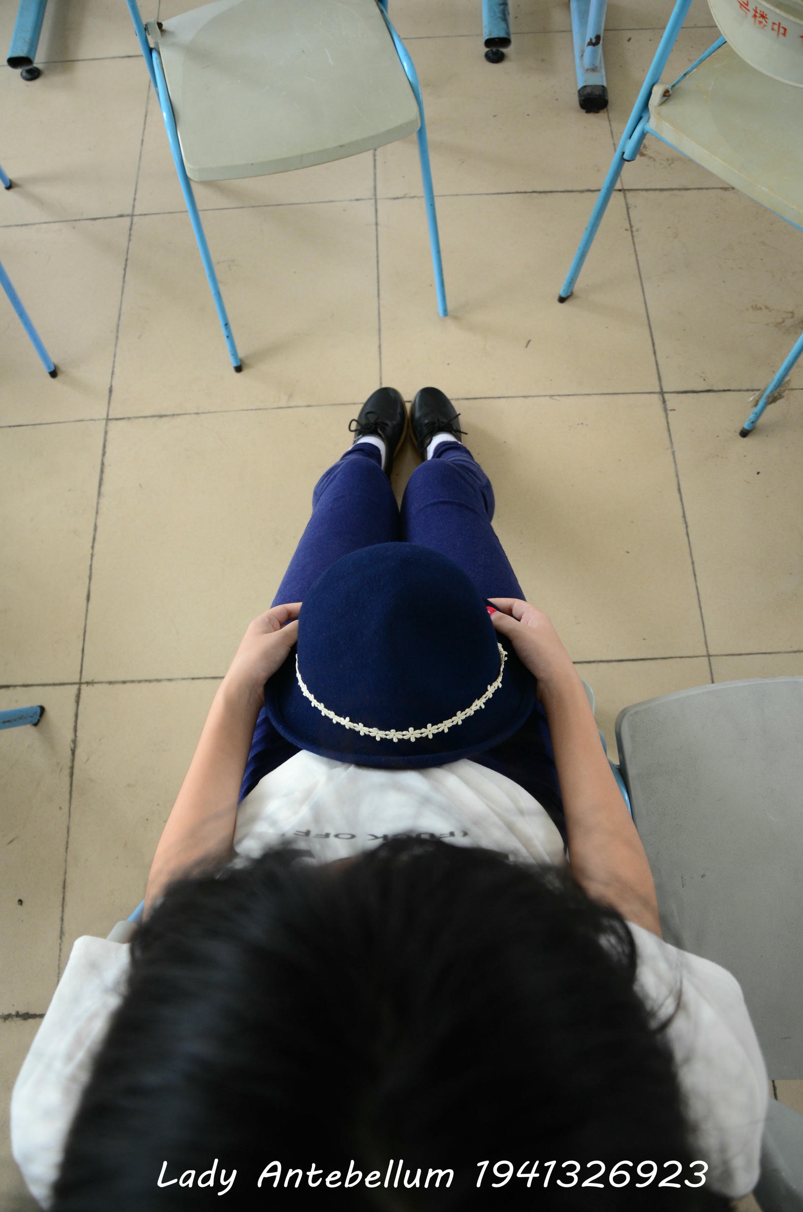 [战前女神] 恋足美腿棉袜女神级摄影套图 067 [88P-125MB]_第1集