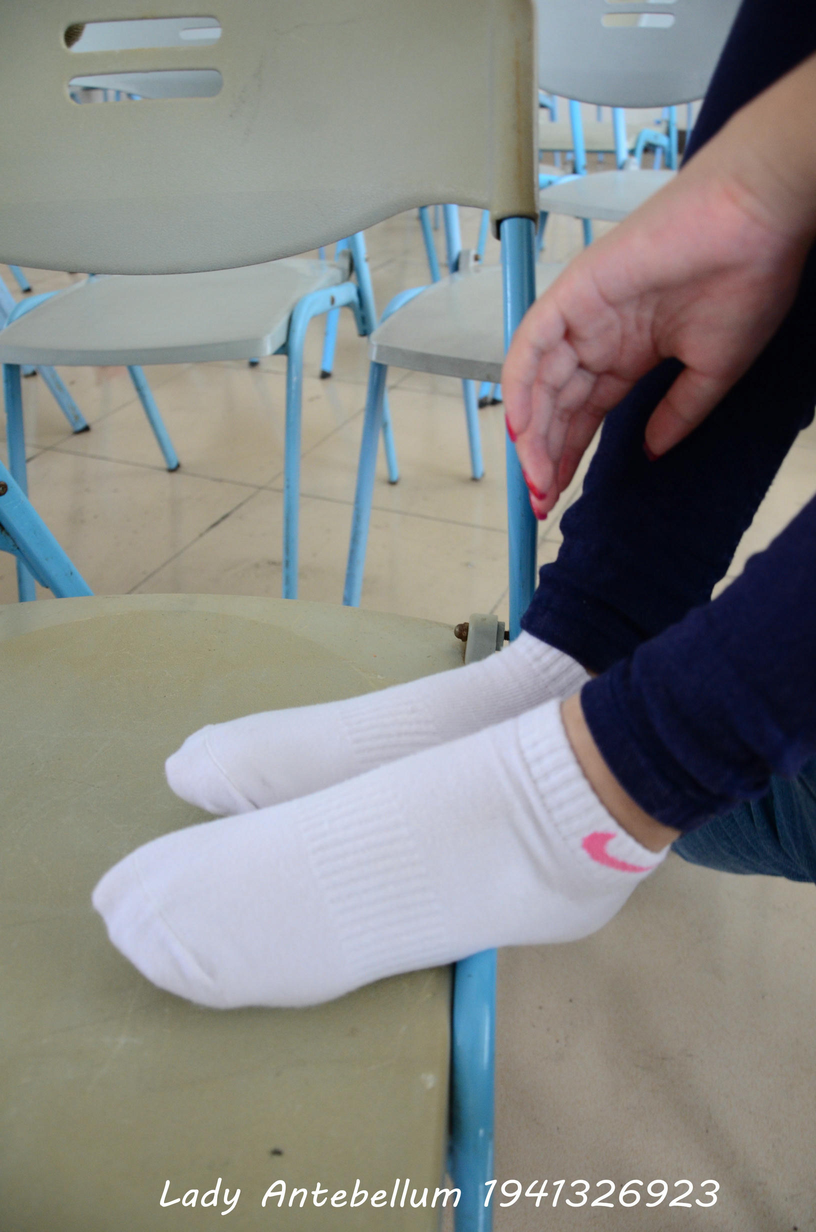 [战前女神] 恋足美腿棉袜女神级摄影套图 067 [88P-125MB]_第5集