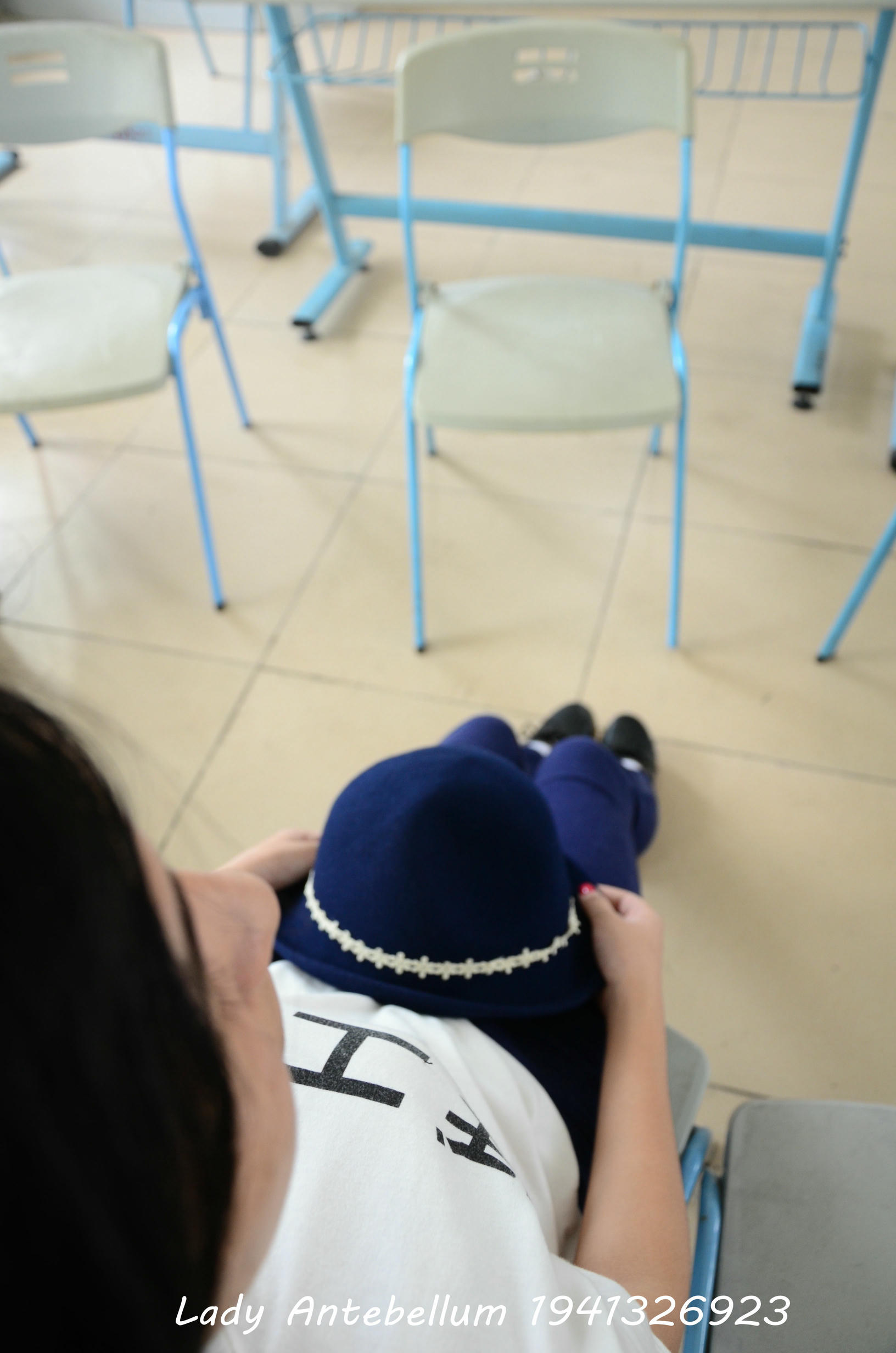 [战前女神] 恋足美腿棉袜女神级摄影套图 067 [88P-125MB]_第1集