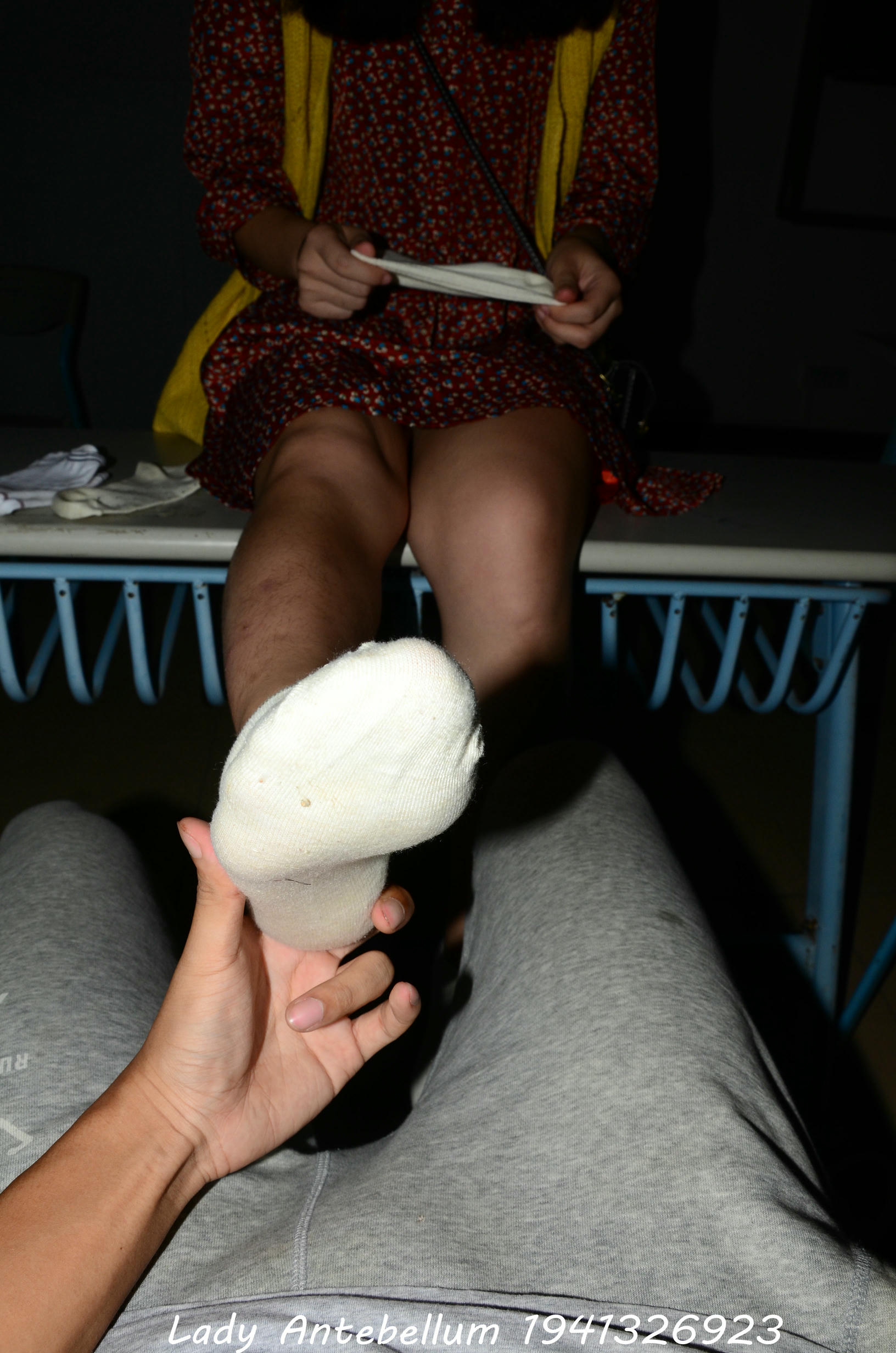 [战前女神] 恋足美腿棉袜女神级摄影套图 068 [62P-91MB]_第1集