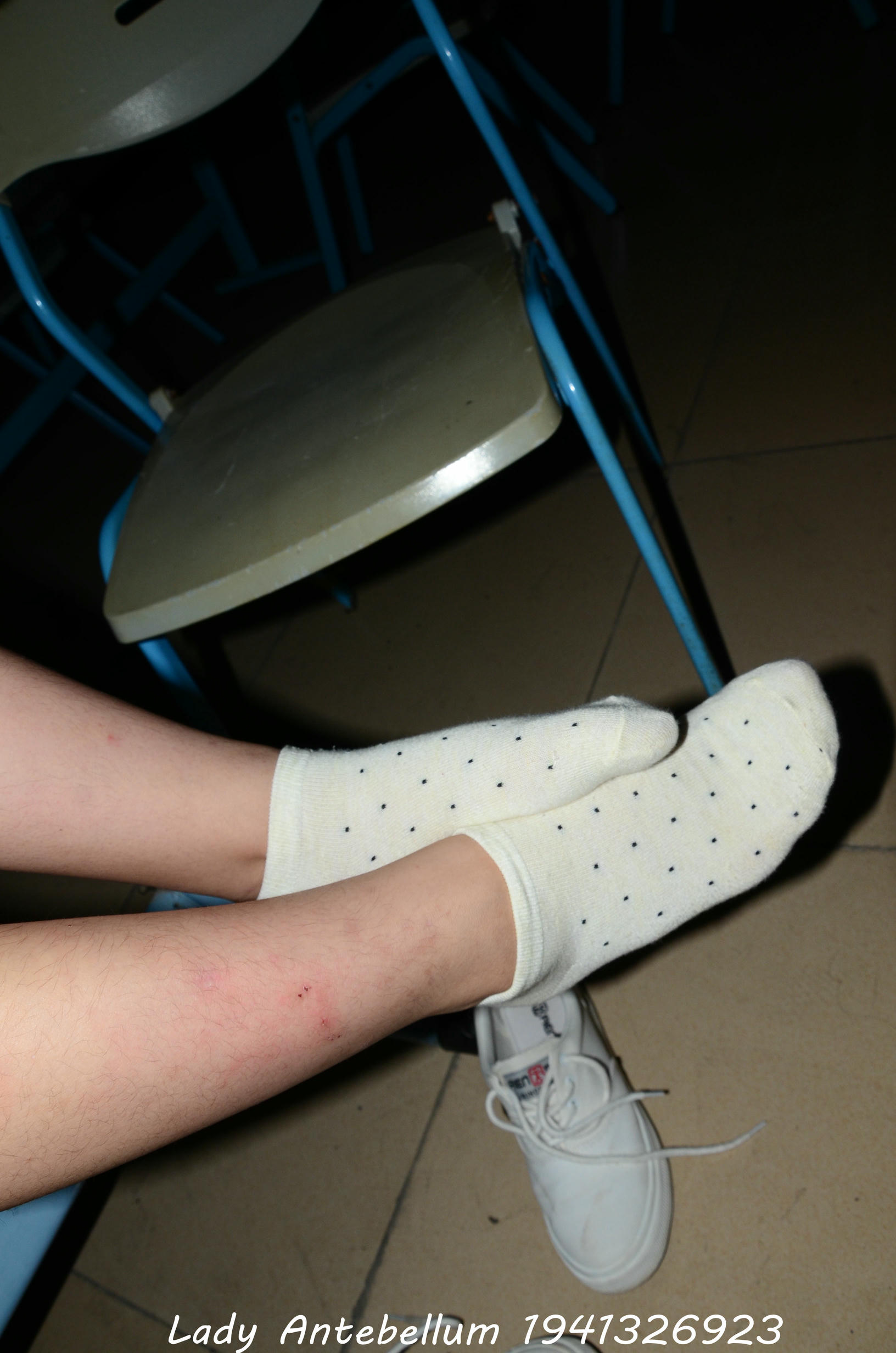 [战前女神] 恋足美腿棉袜女神级摄影套图 068 [62P-91MB]_第2集