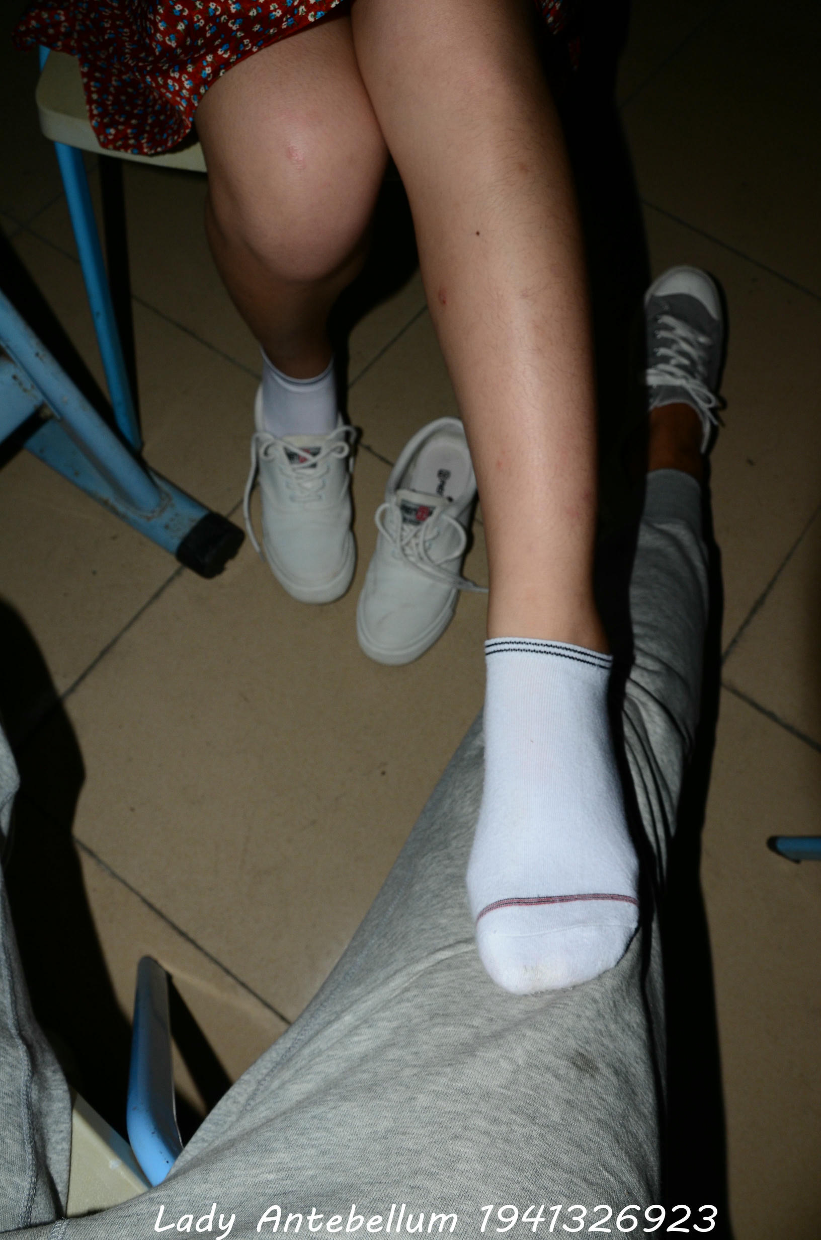 [战前女神] 恋足美腿棉袜女神级摄影套图 068 [62P-91MB]_第2集