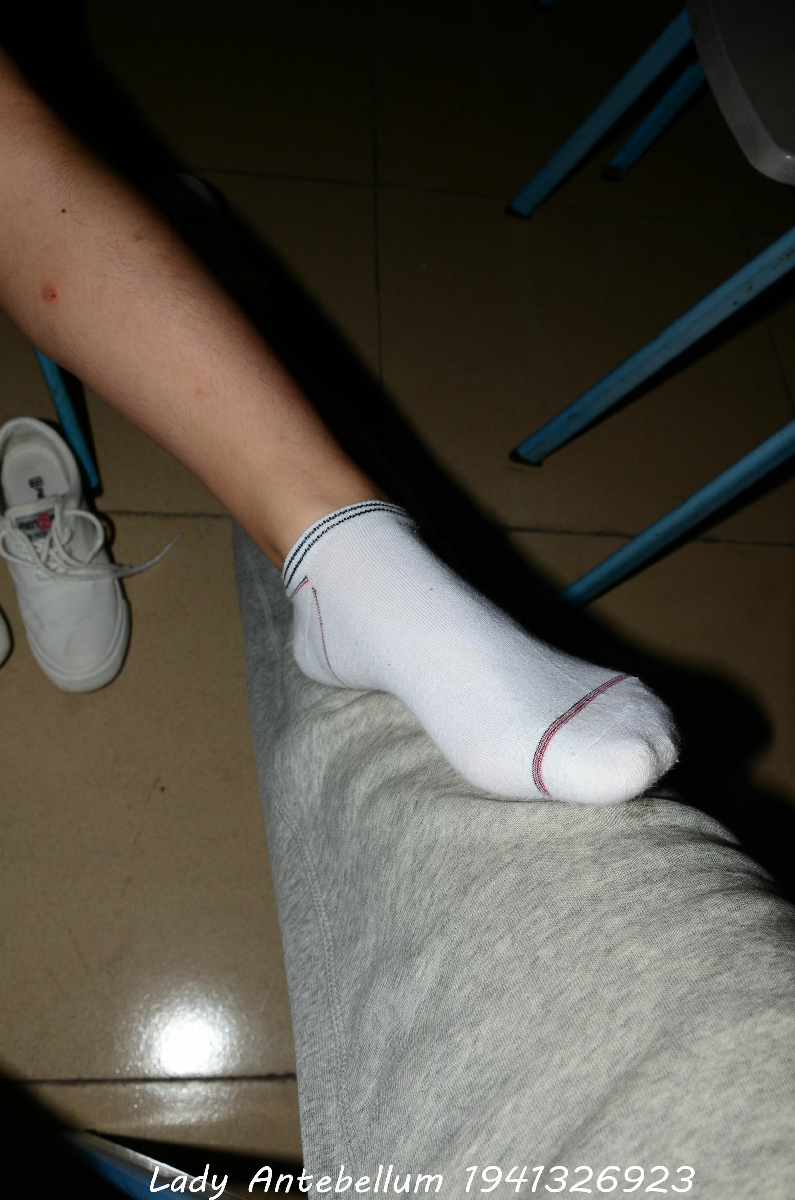 [战前女神] 恋足美腿棉袜女神级摄影套图 068 [62P-91MB]_第3集