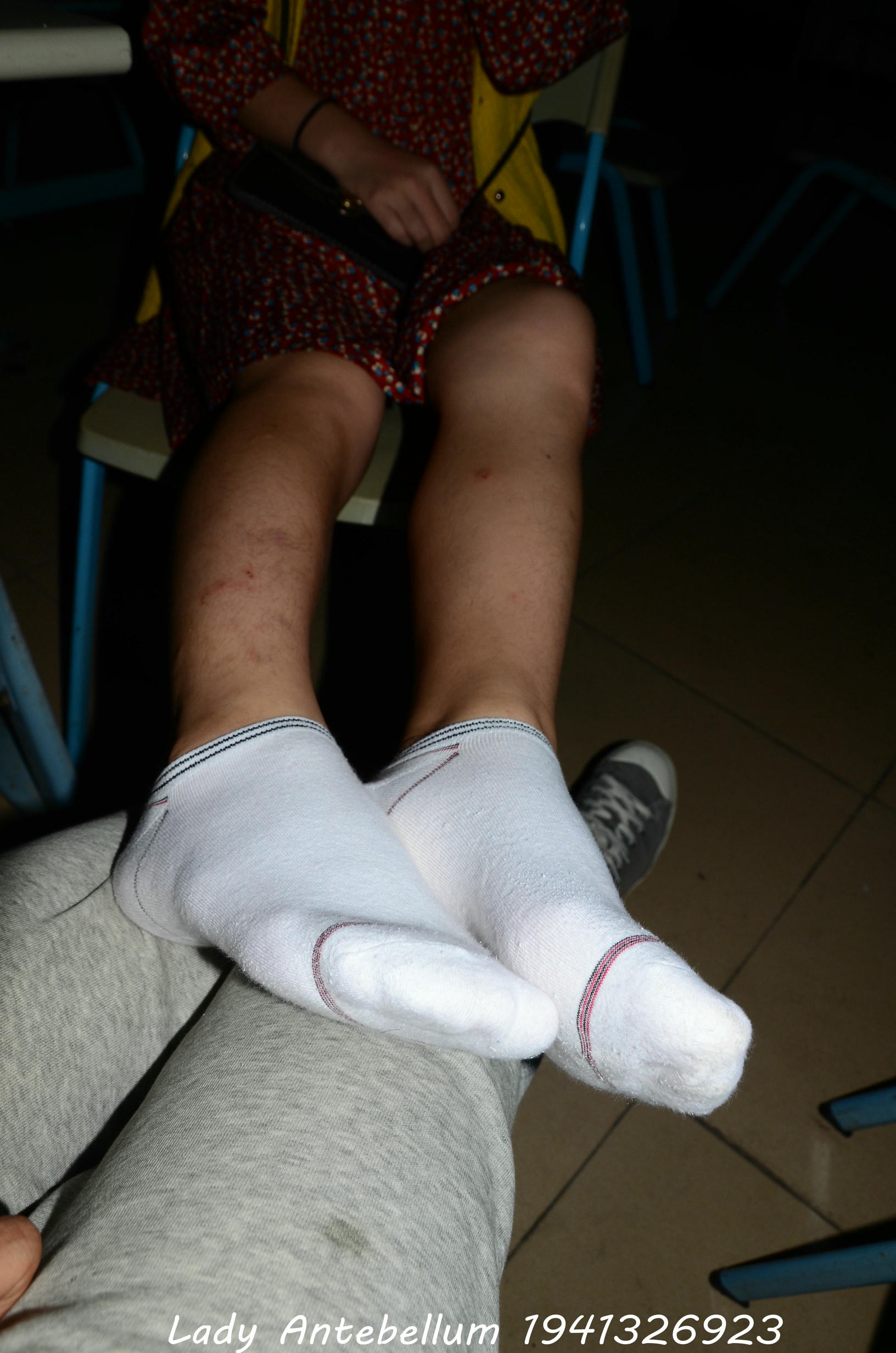 [战前女神] 恋足美腿棉袜女神级摄影套图 068 [62P-91MB]_第3集