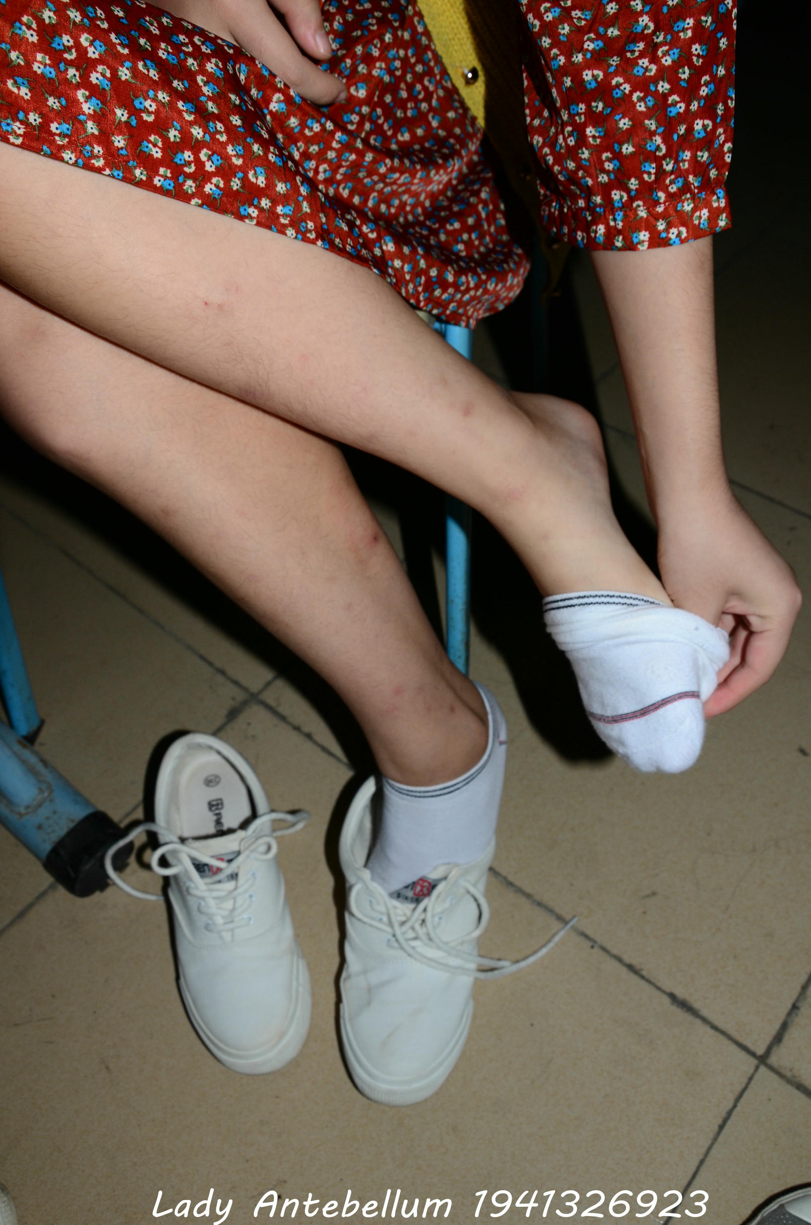 [战前女神] 恋足美腿棉袜女神级摄影套图 068 [62P-91MB]_第3集