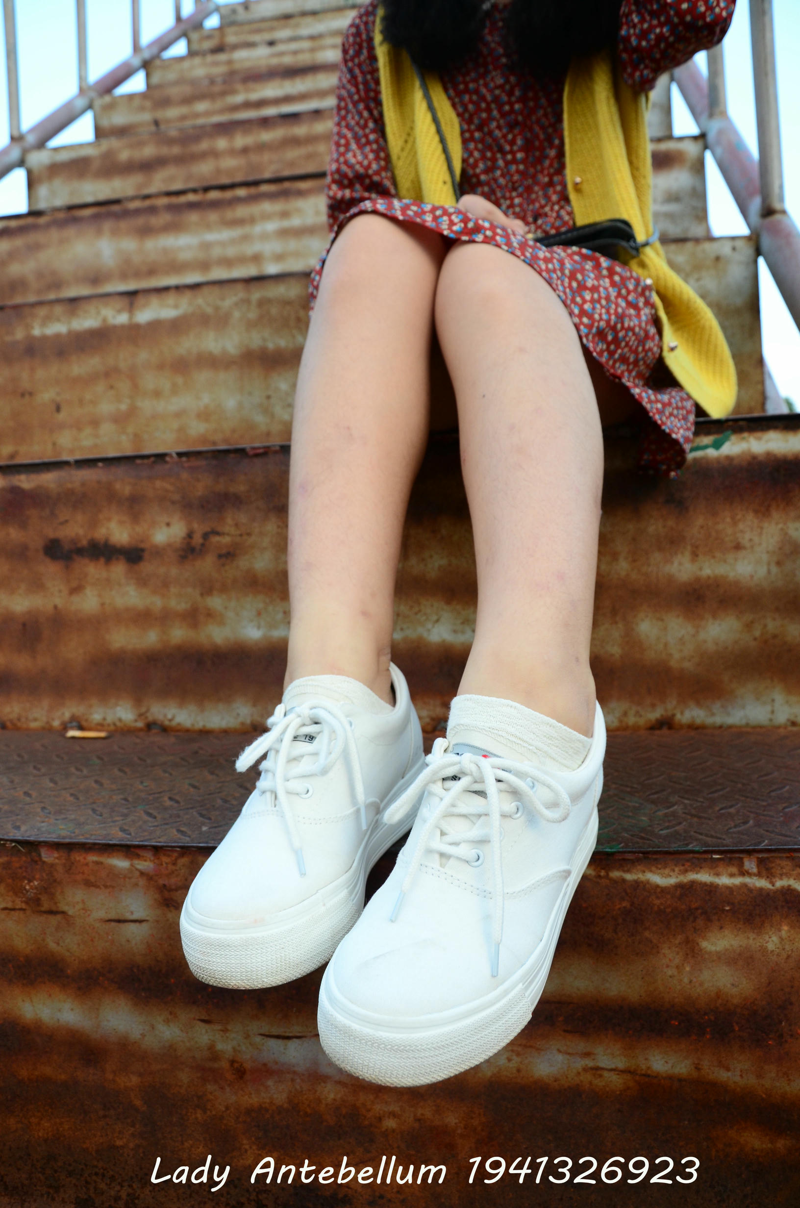 [战前女神] 恋足美腿棉袜女神级摄影套图 069 [72P-127MB]_第1集