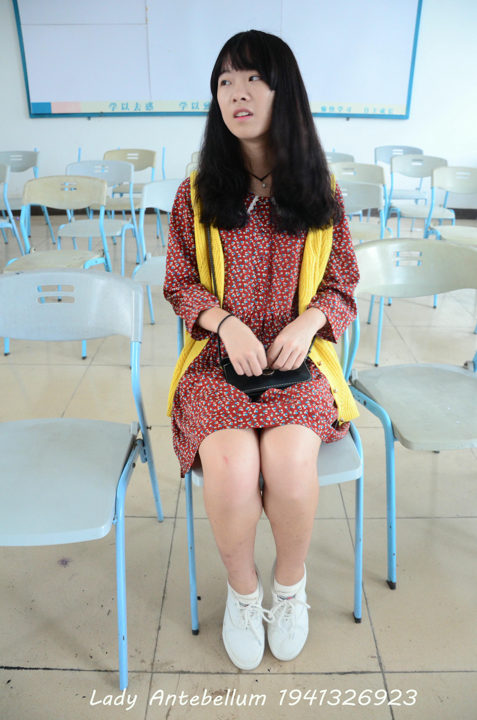 [战前女神] 恋足美腿棉袜女神级摄影套图 069 [72P-127MB]_第1集