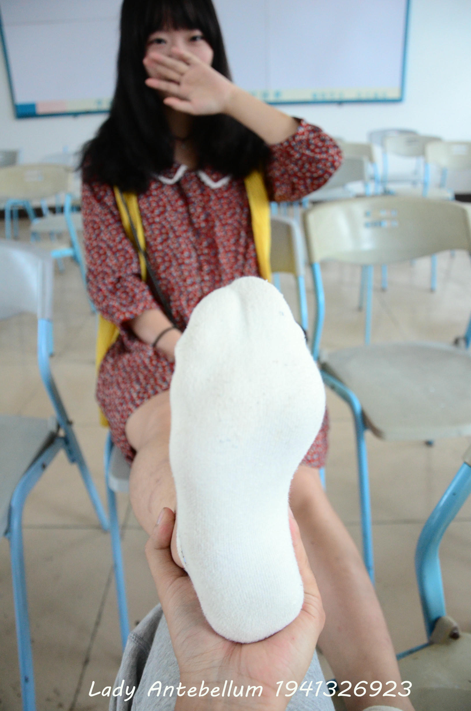 [战前女神] 恋足美腿棉袜女神级摄影套图 069 [72P-127MB]_第3集