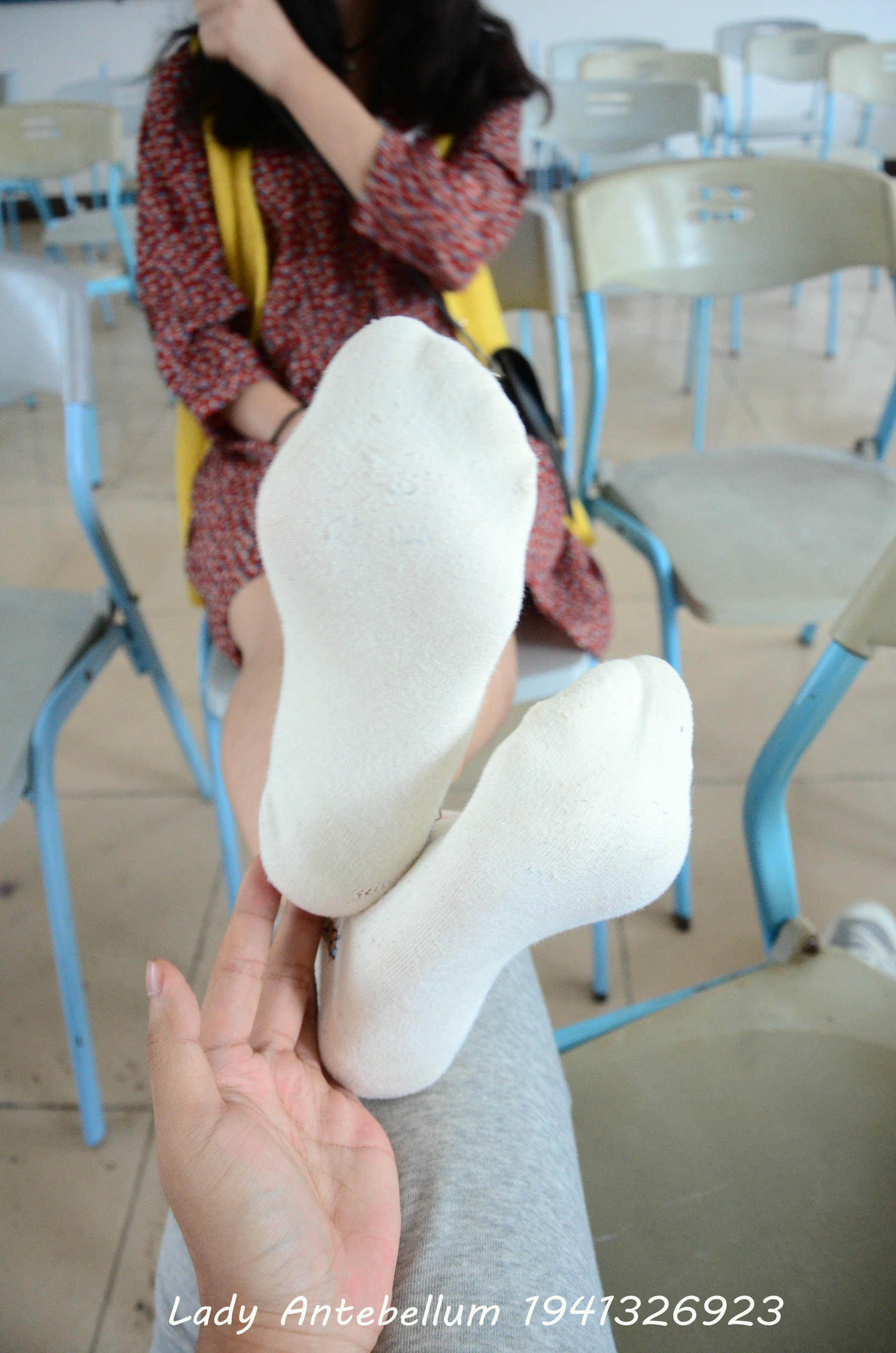 [战前女神] 恋足美腿棉袜女神级摄影套图 069 [72P-127MB]_第3集