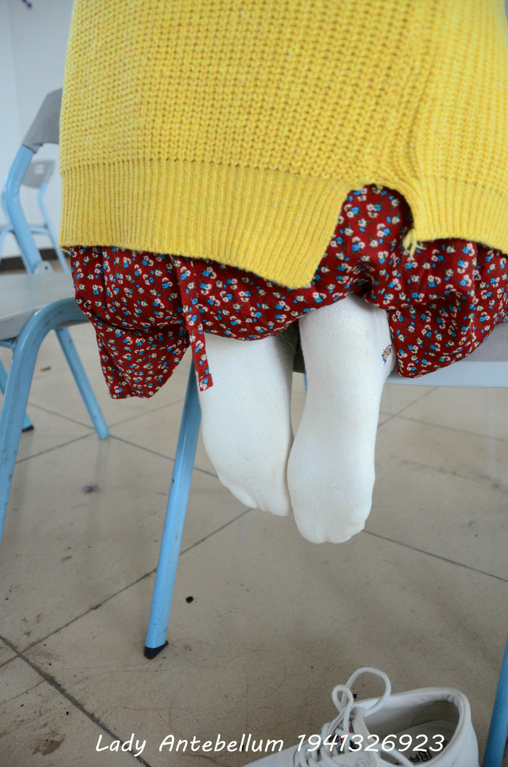 [战前女神] 恋足美腿棉袜女神级摄影套图 069 [72P-127MB]_第4集