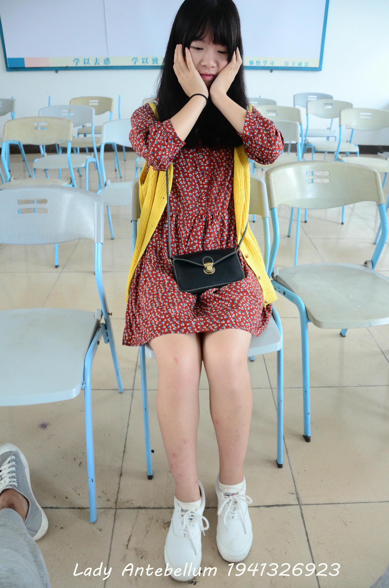 [战前女神] 恋足美腿棉袜女神级摄影套图 069 [72P-127MB]_第1集