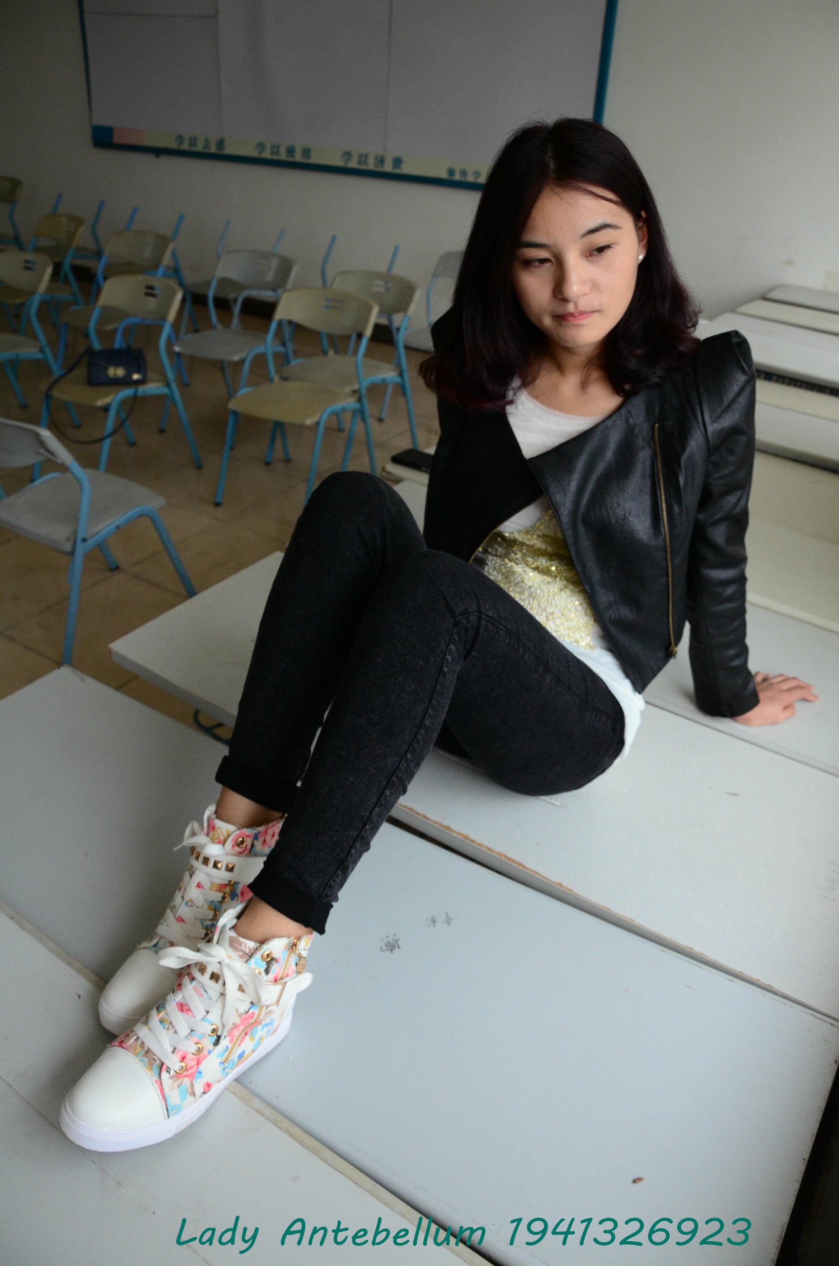 [战前女神] 恋足美腿棉袜女神级摄影套图 070 [82P-139MB]_第1集