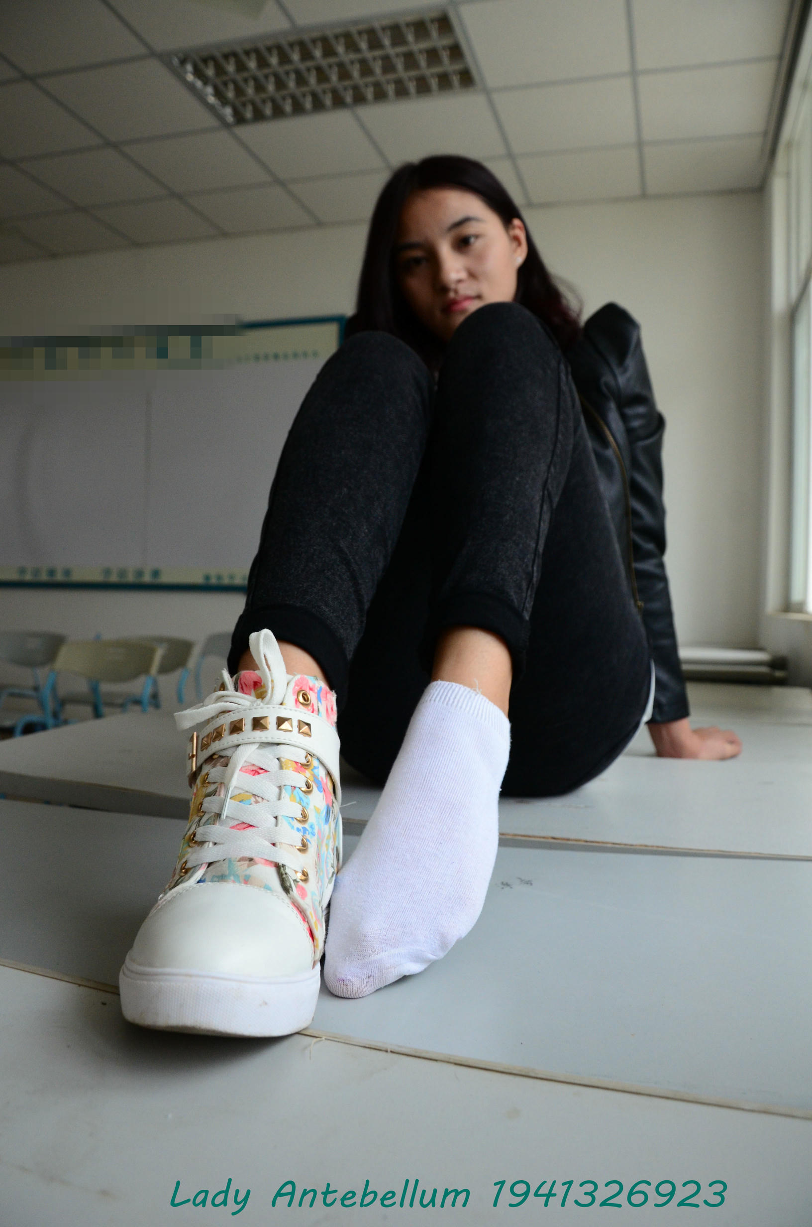 [战前女神] 恋足美腿棉袜女神级摄影套图 070 [82P-139MB]_第2集