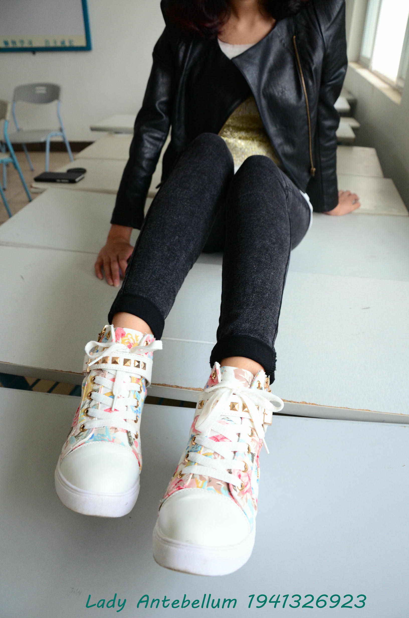 [战前女神] 恋足美腿棉袜女神级摄影套图 070 [82P-139MB]_第1集