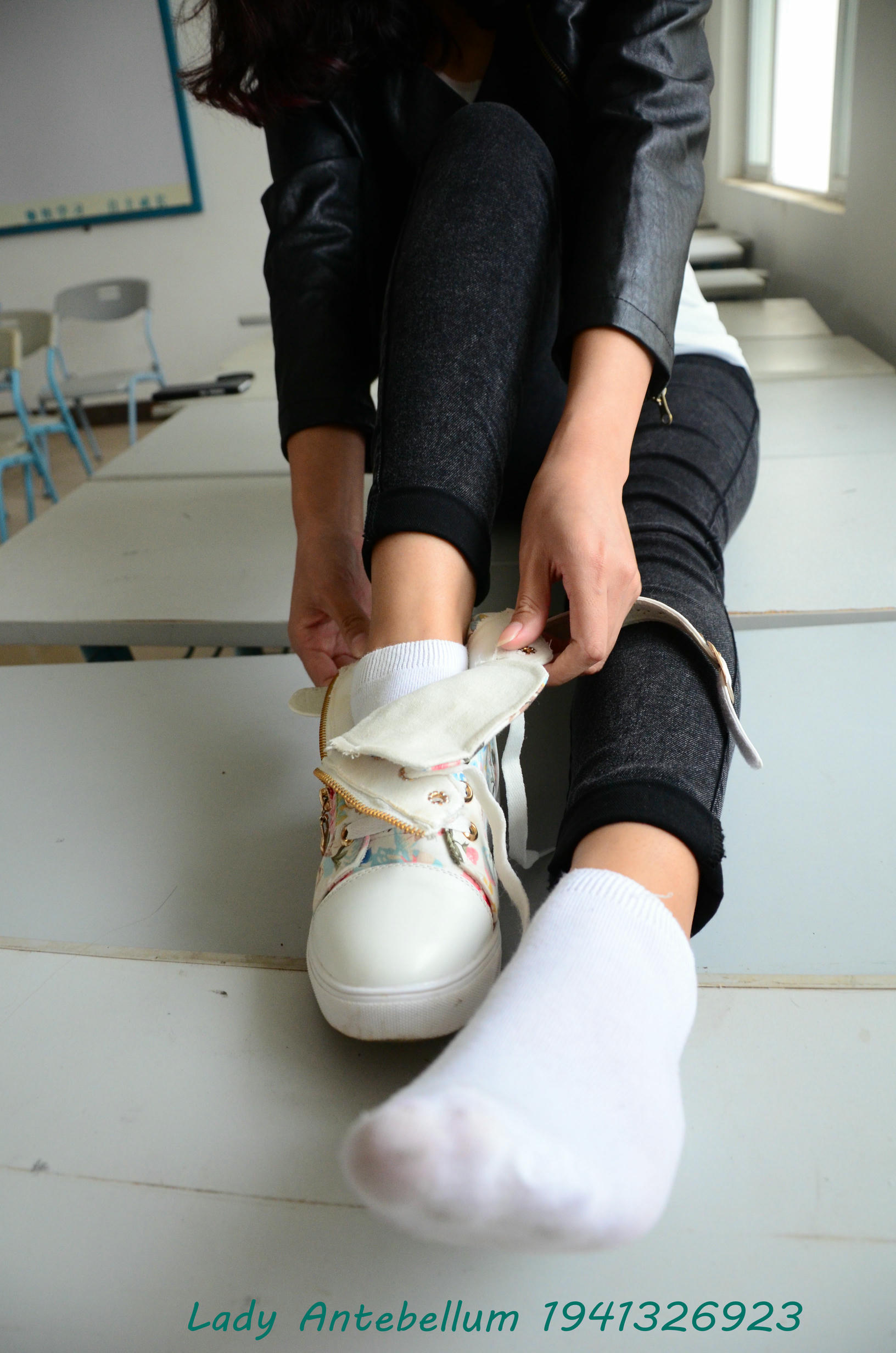 [战前女神] 恋足美腿棉袜女神级摄影套图 070 [82P-139MB]_第3集