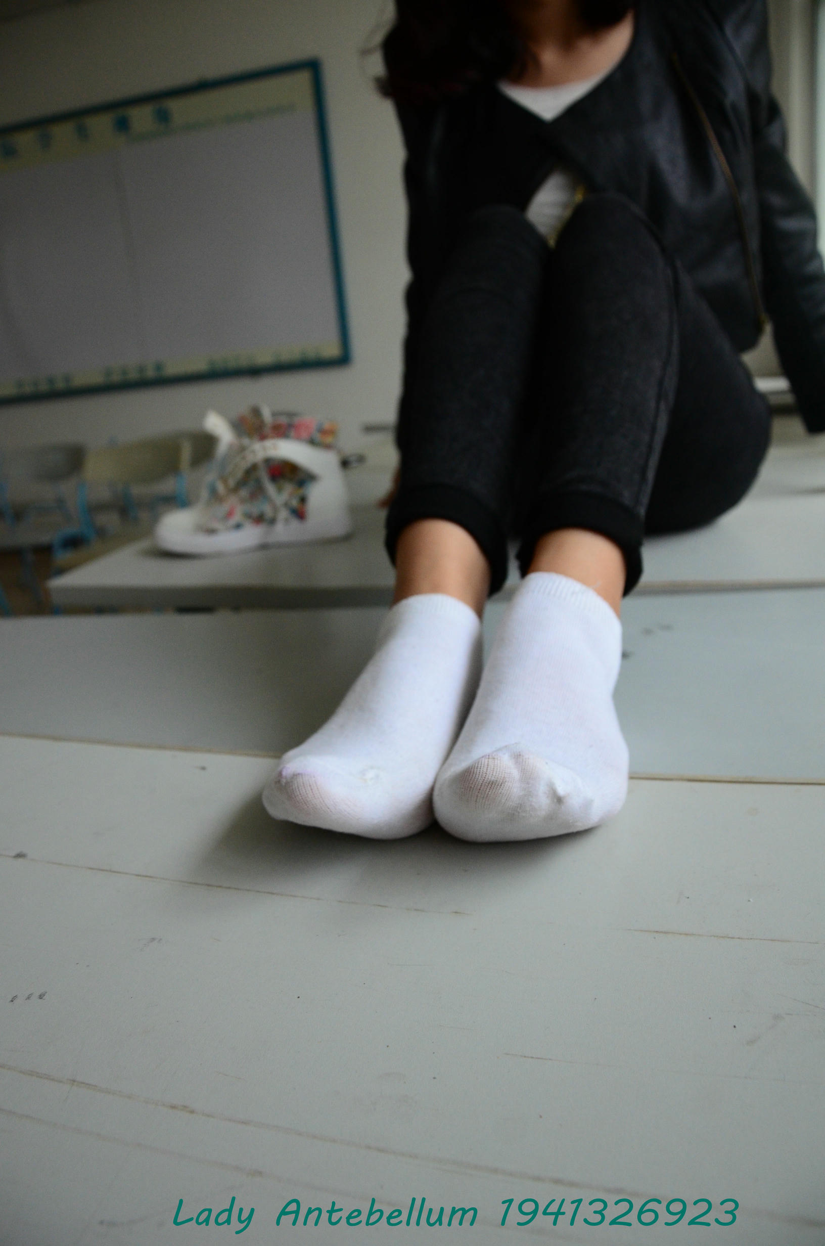 [战前女神] 恋足美腿棉袜女神级摄影套图 070 [82P-139MB]_第3集