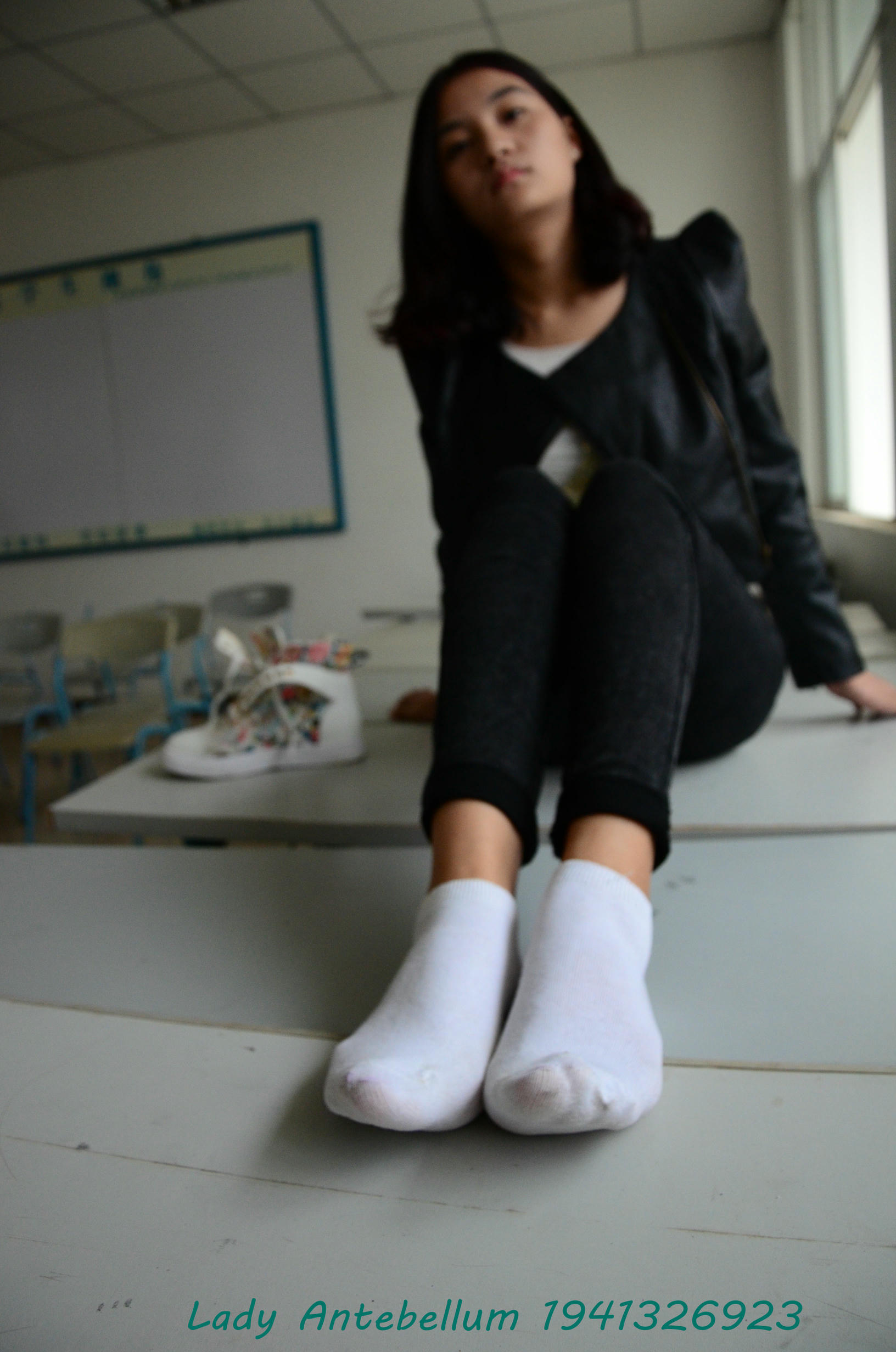 [战前女神] 恋足美腿棉袜女神级摄影套图 070 [82P-139MB]_第3集