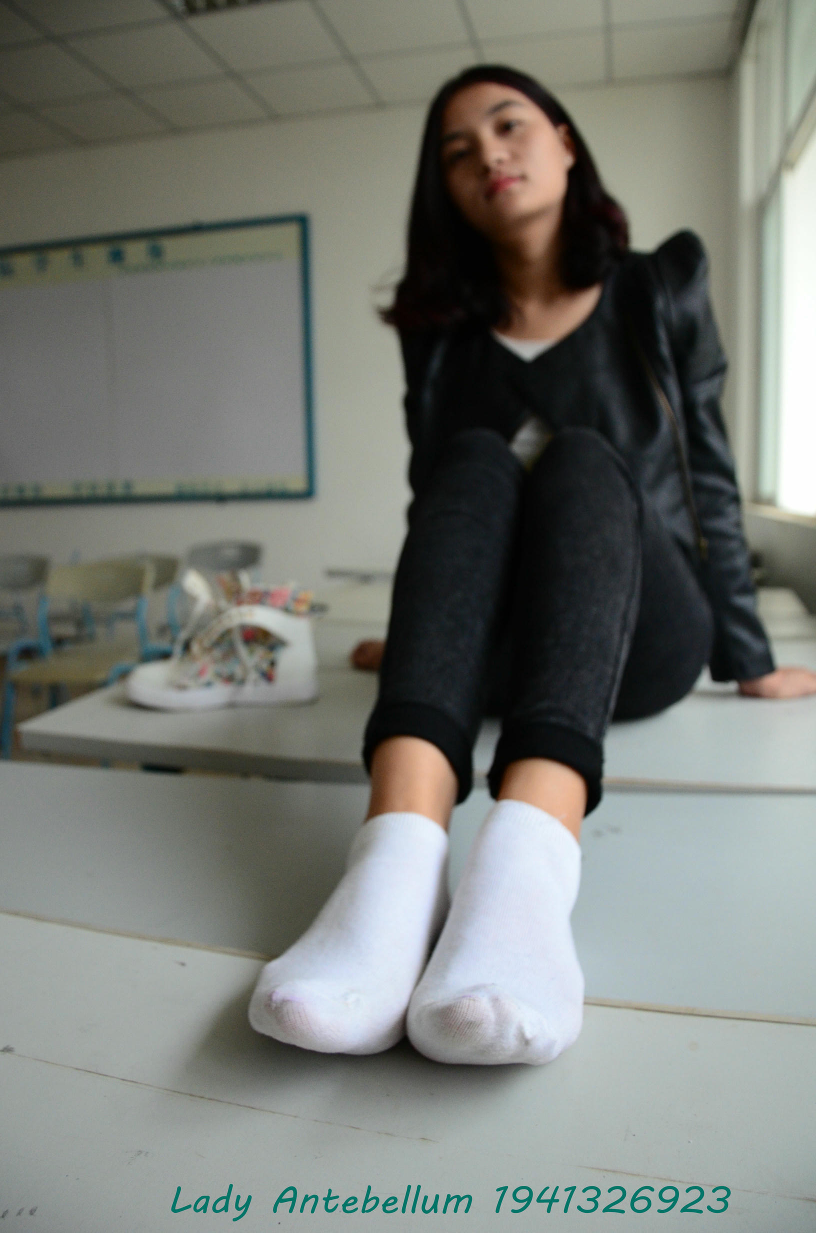 [战前女神] 恋足美腿棉袜女神级摄影套图 070 [82P-139MB]_第3集