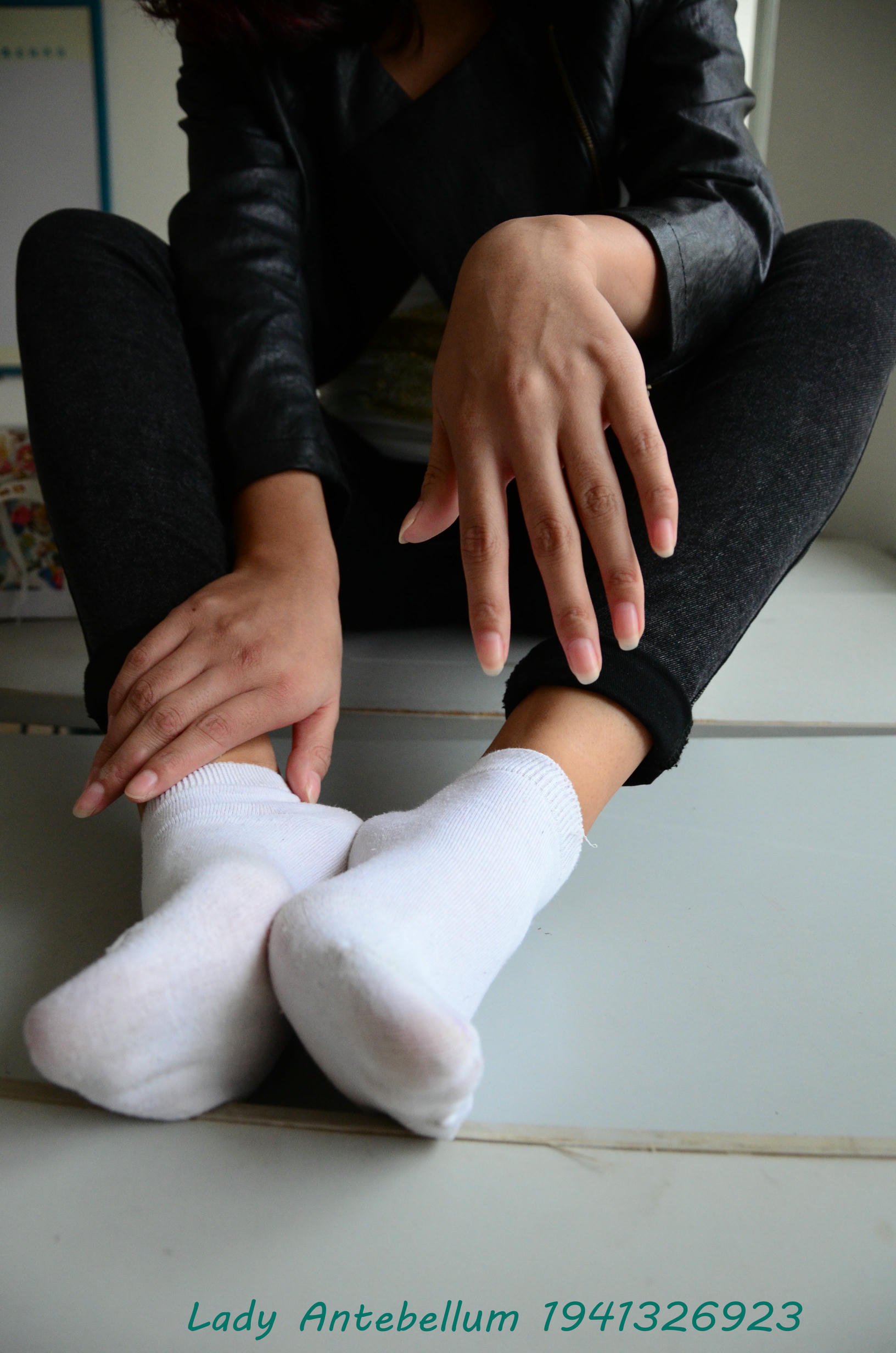 [战前女神] 恋足美腿棉袜女神级摄影套图 070 [82P-139MB]_第3集