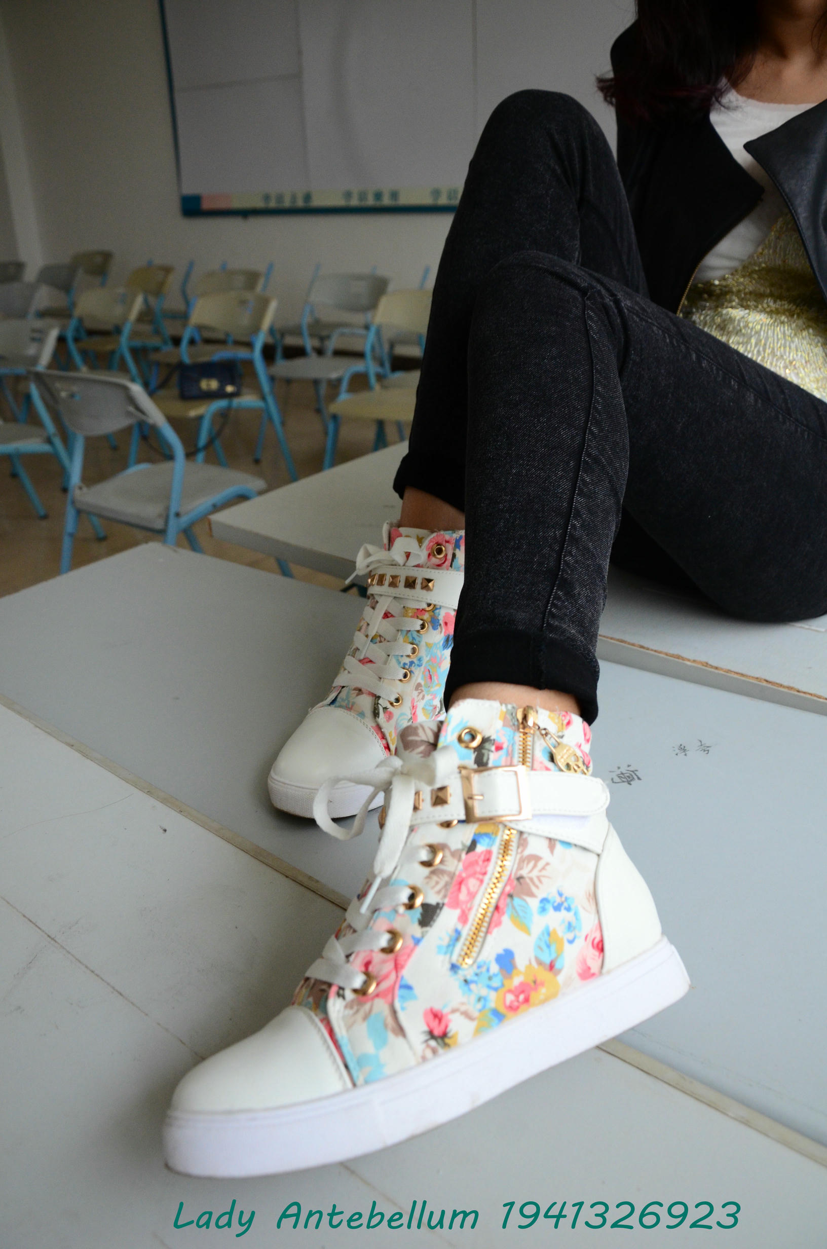 [战前女神] 恋足美腿棉袜女神级摄影套图 070 [82P-139MB]_第1集