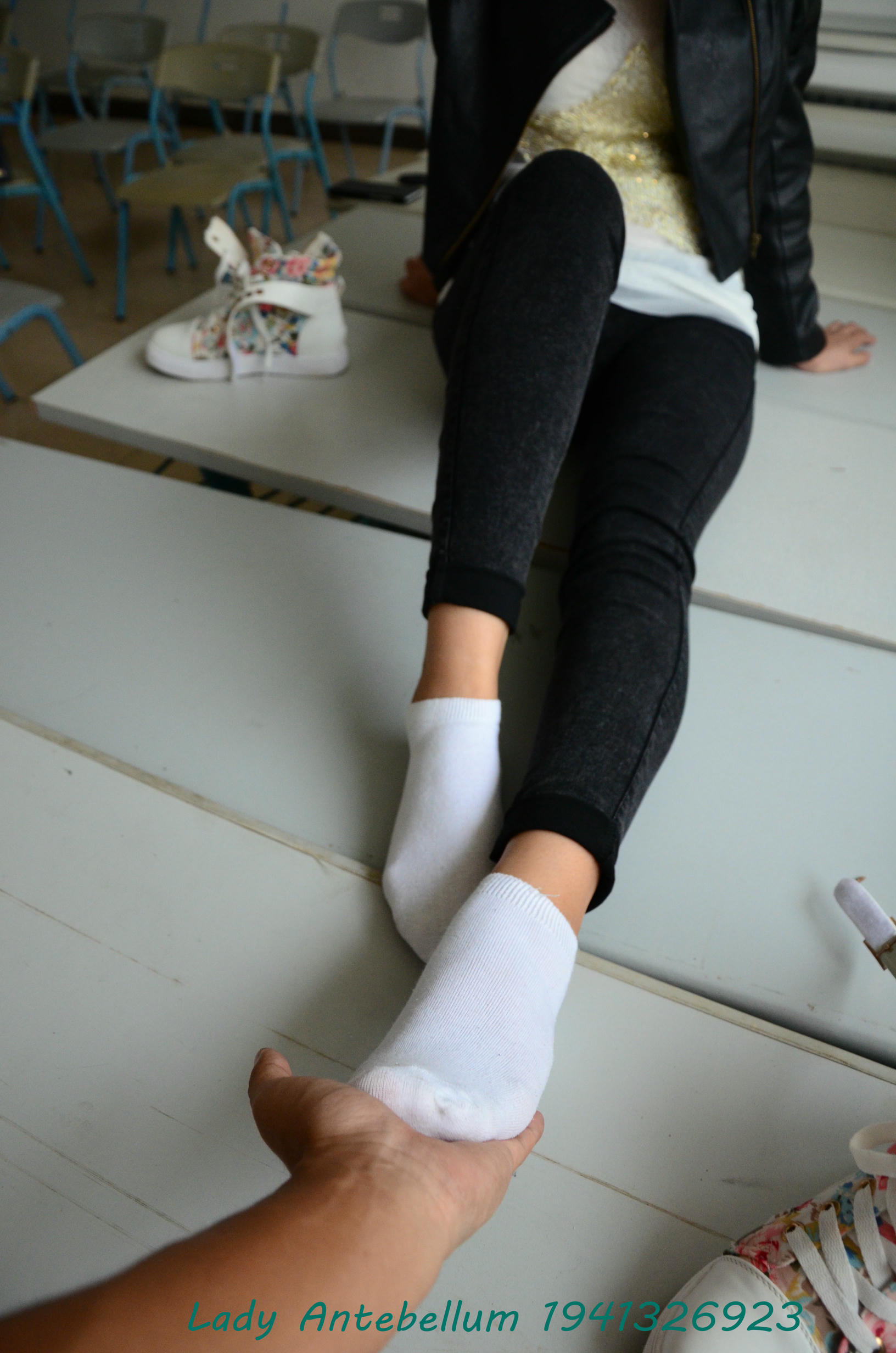 [战前女神] 恋足美腿棉袜女神级摄影套图 070 [82P-139MB]_第4集