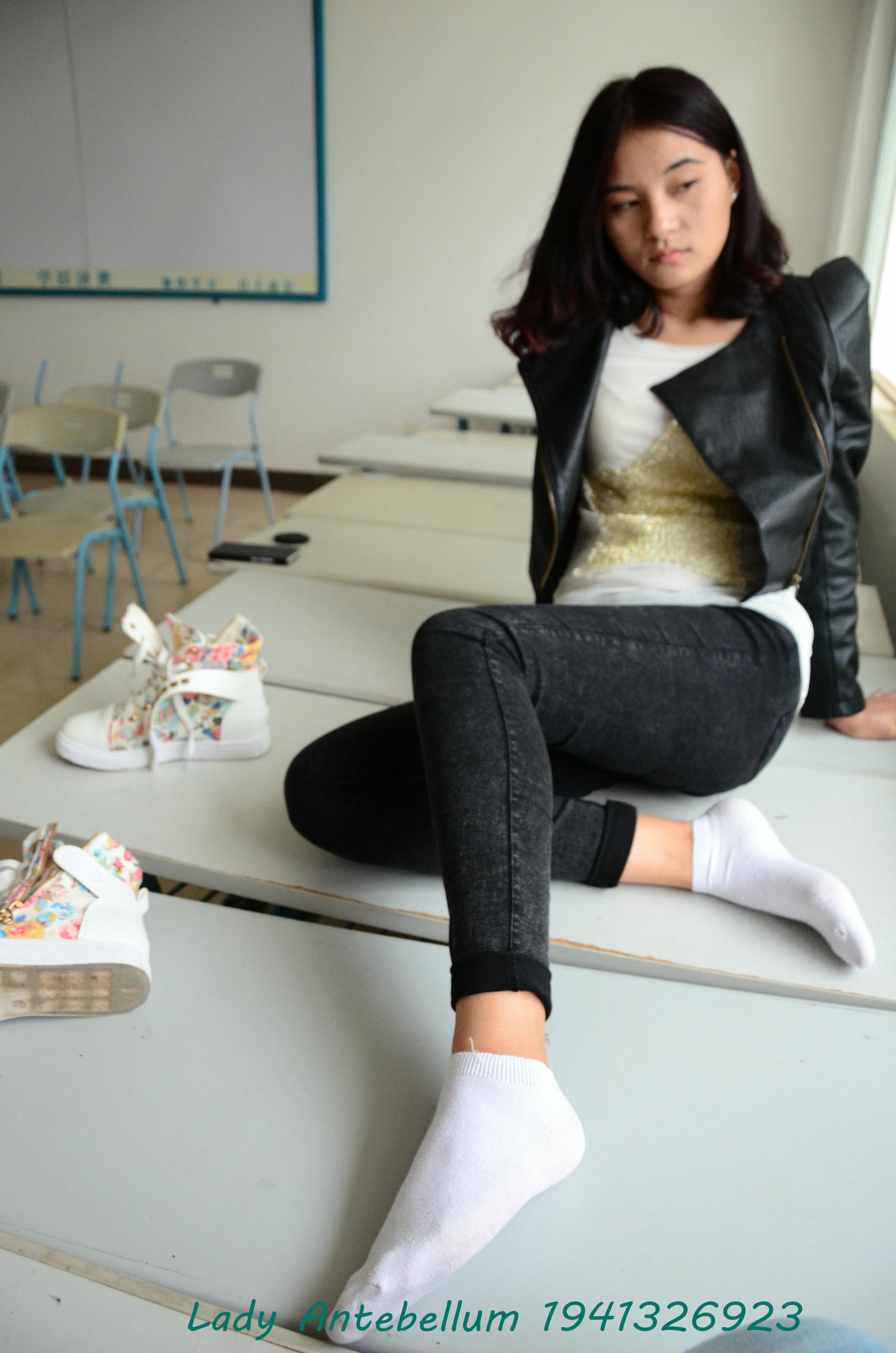 [战前女神] 恋足美腿棉袜女神级摄影套图 070 [82P-139MB]_第4集