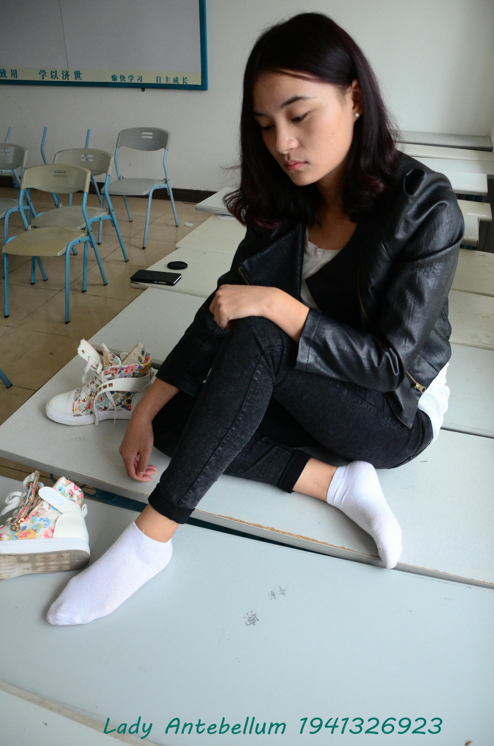 [战前女神] 恋足美腿棉袜女神级摄影套图 070 [82P-139MB]_第4集