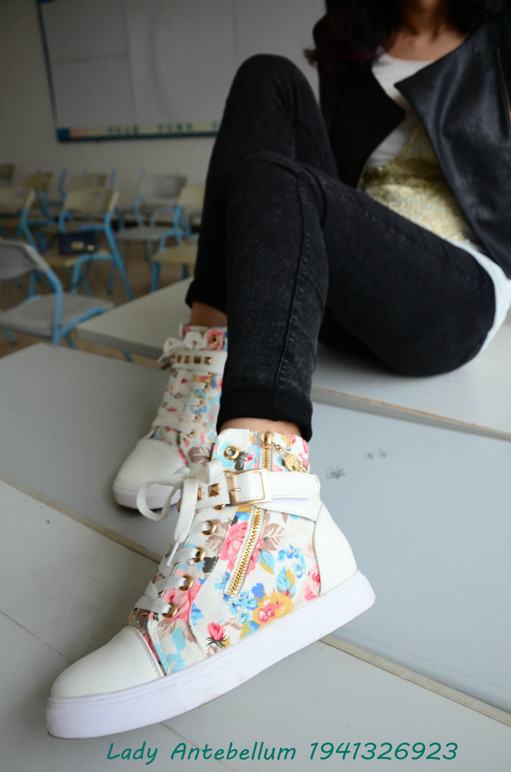 [战前女神] 恋足美腿棉袜女神级摄影套图 070 [82P-139MB]_第1集