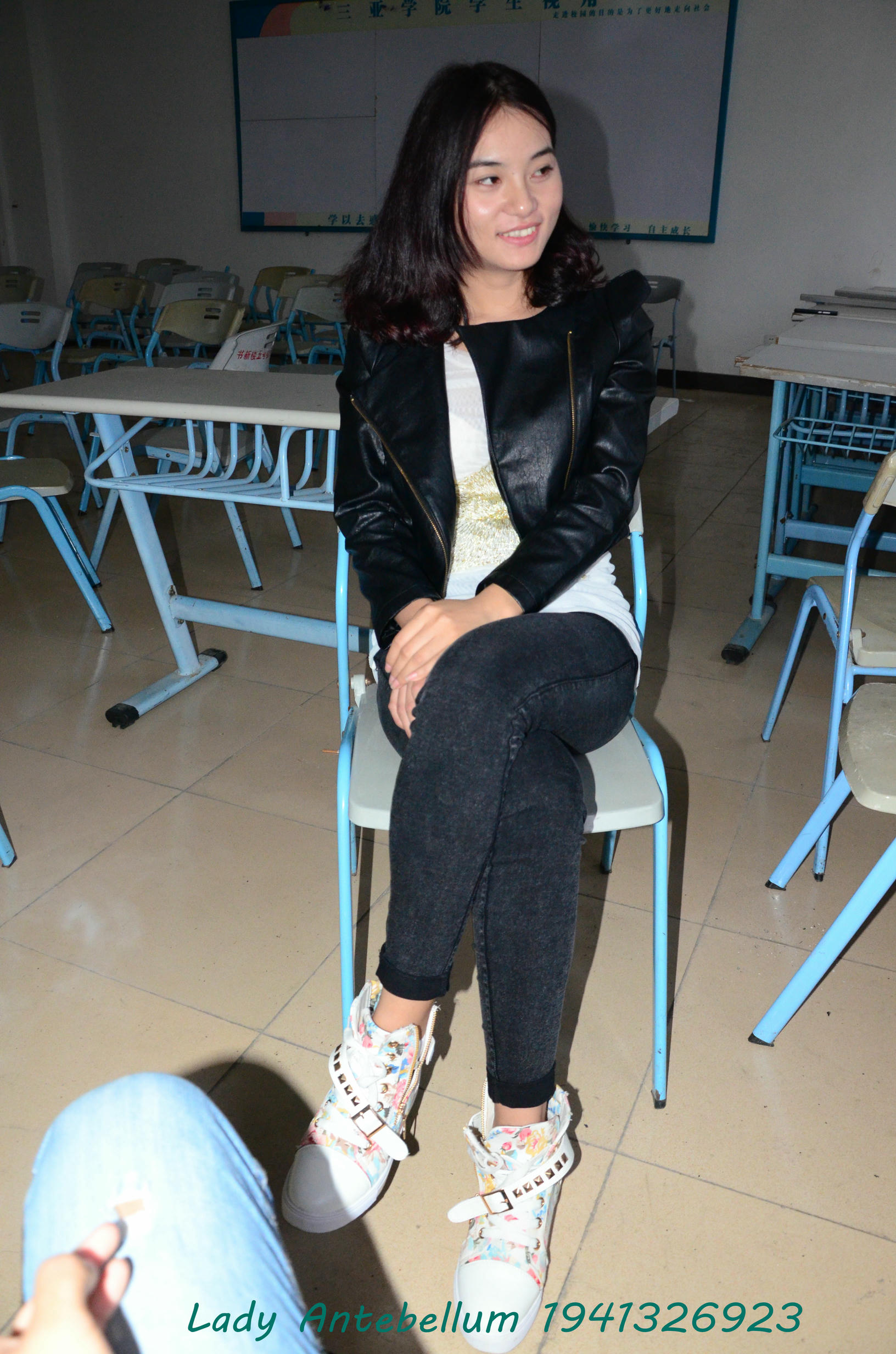 [战前女神] 恋足美腿棉袜女神级摄影套图 070 [82P-139MB]_第4集