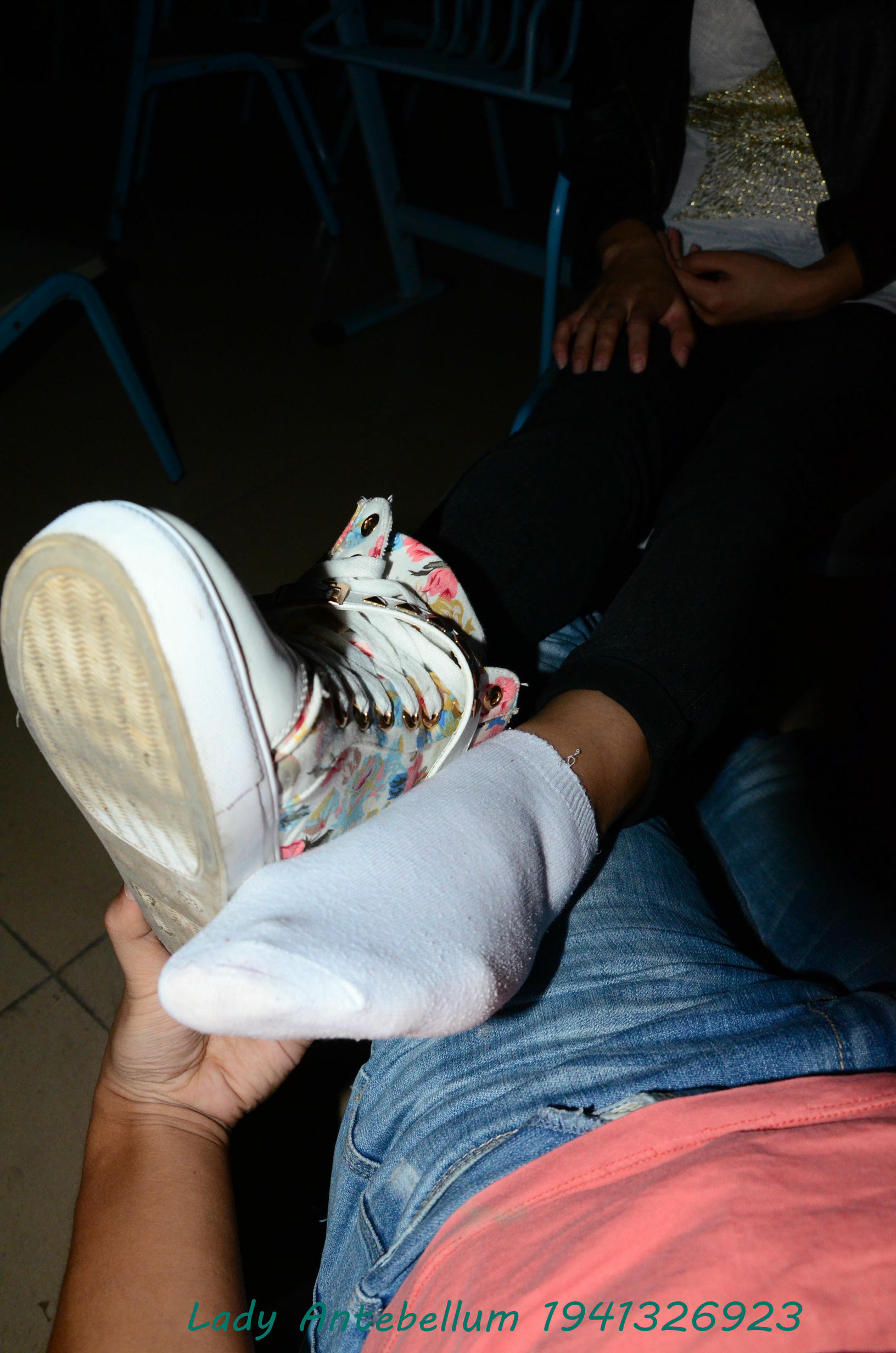 [战前女神] 恋足美腿棉袜女神级摄影套图 070 [82P-139MB]_第4集