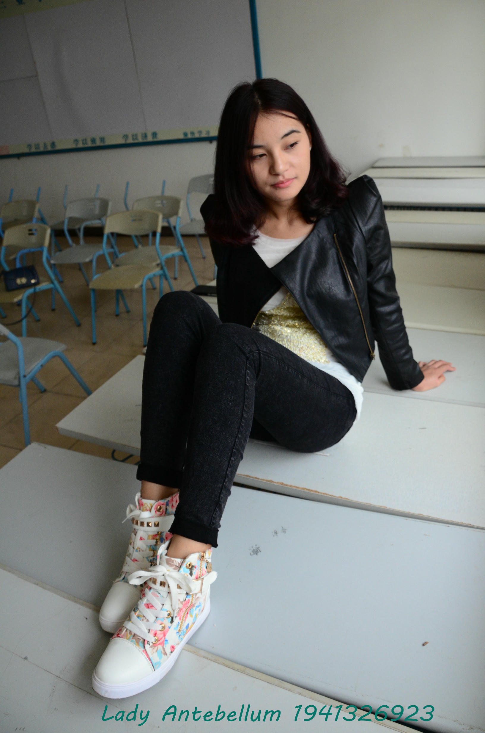 [战前女神] 恋足美腿棉袜女神级摄影套图 070 [82P-139MB]_第1集