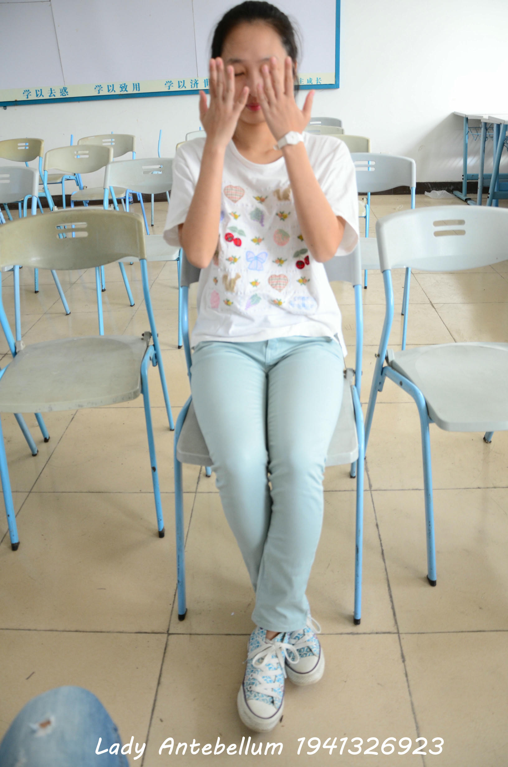 [战前女神] 恋足美腿棉袜女神级摄影套图 071 [92P-129MB]_第1集