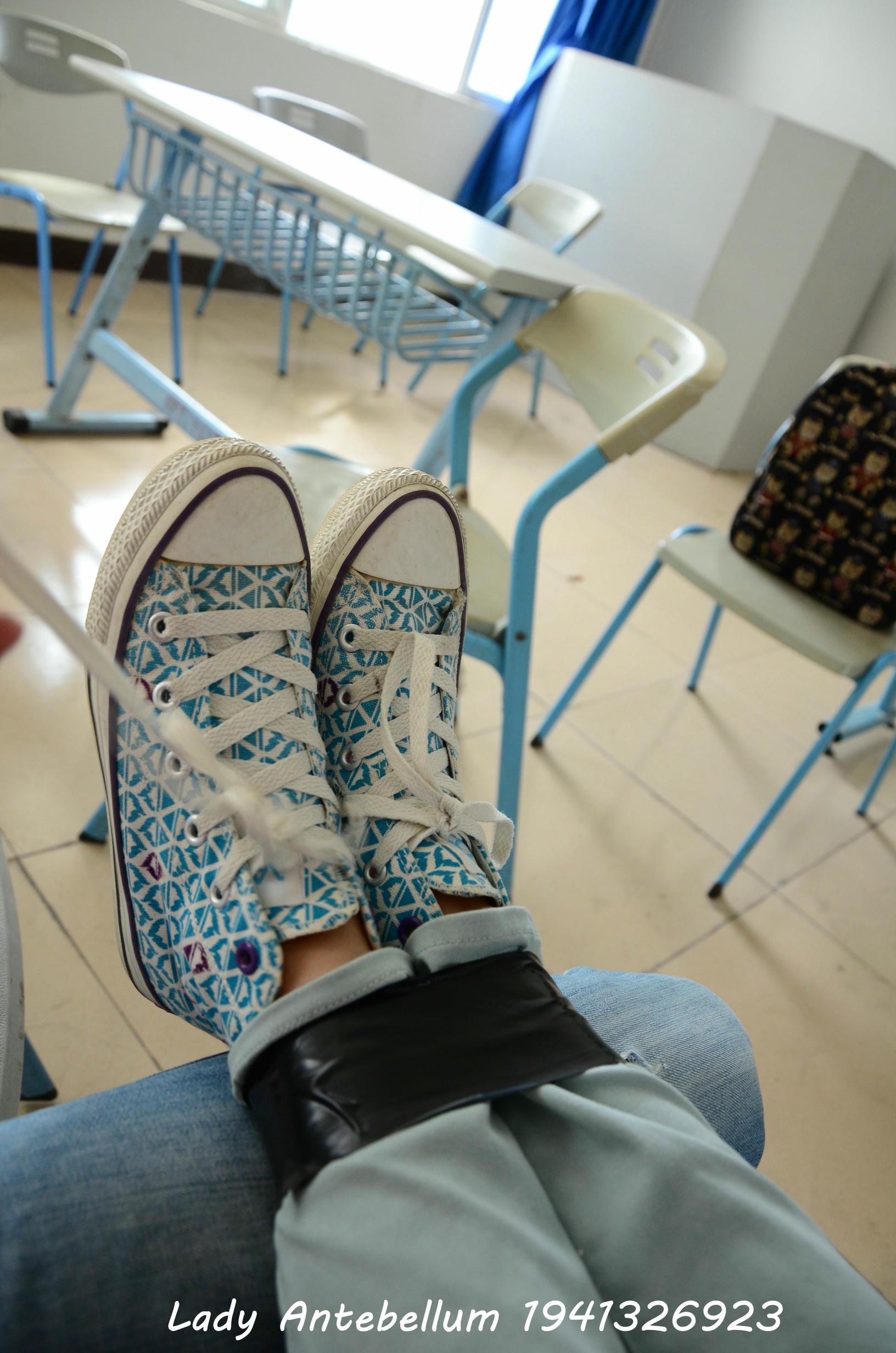 [战前女神] 恋足美腿棉袜女神级摄影套图 071 [92P-129MB]_第1集