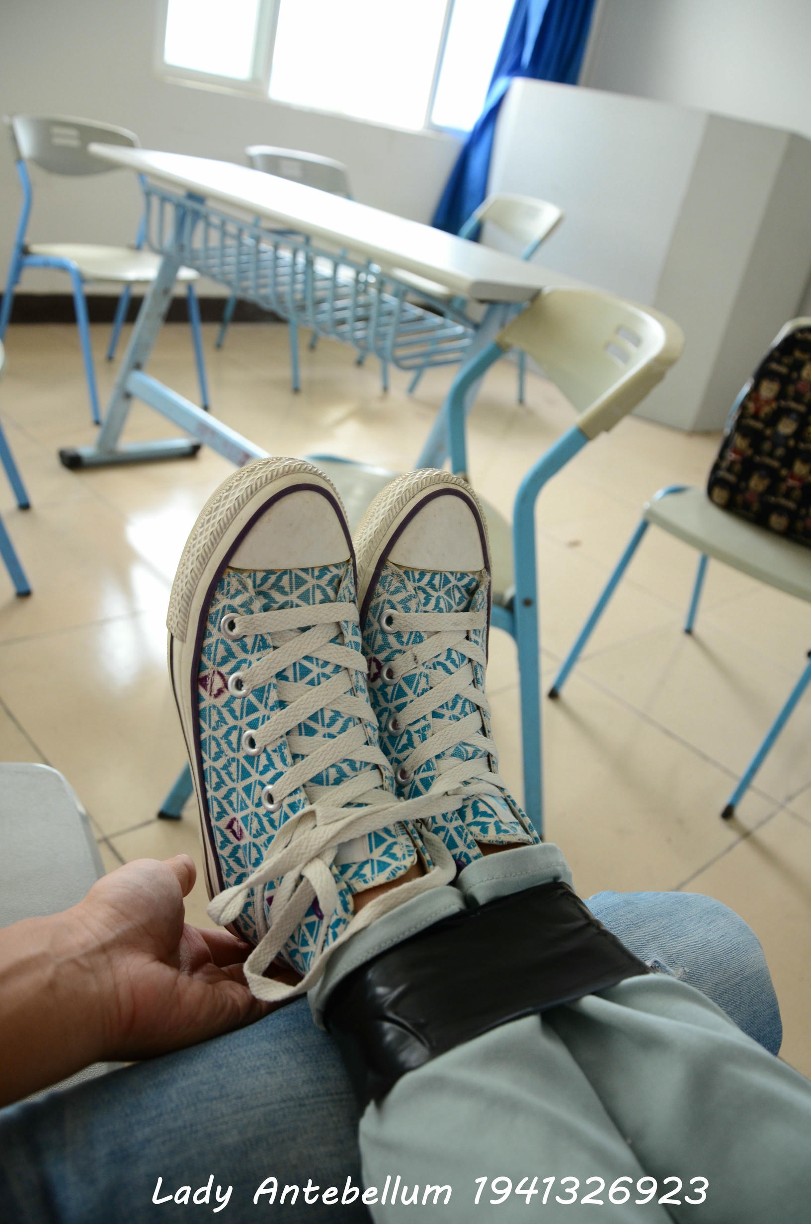 [战前女神] 恋足美腿棉袜女神级摄影套图 071 [92P-129MB]_第2集