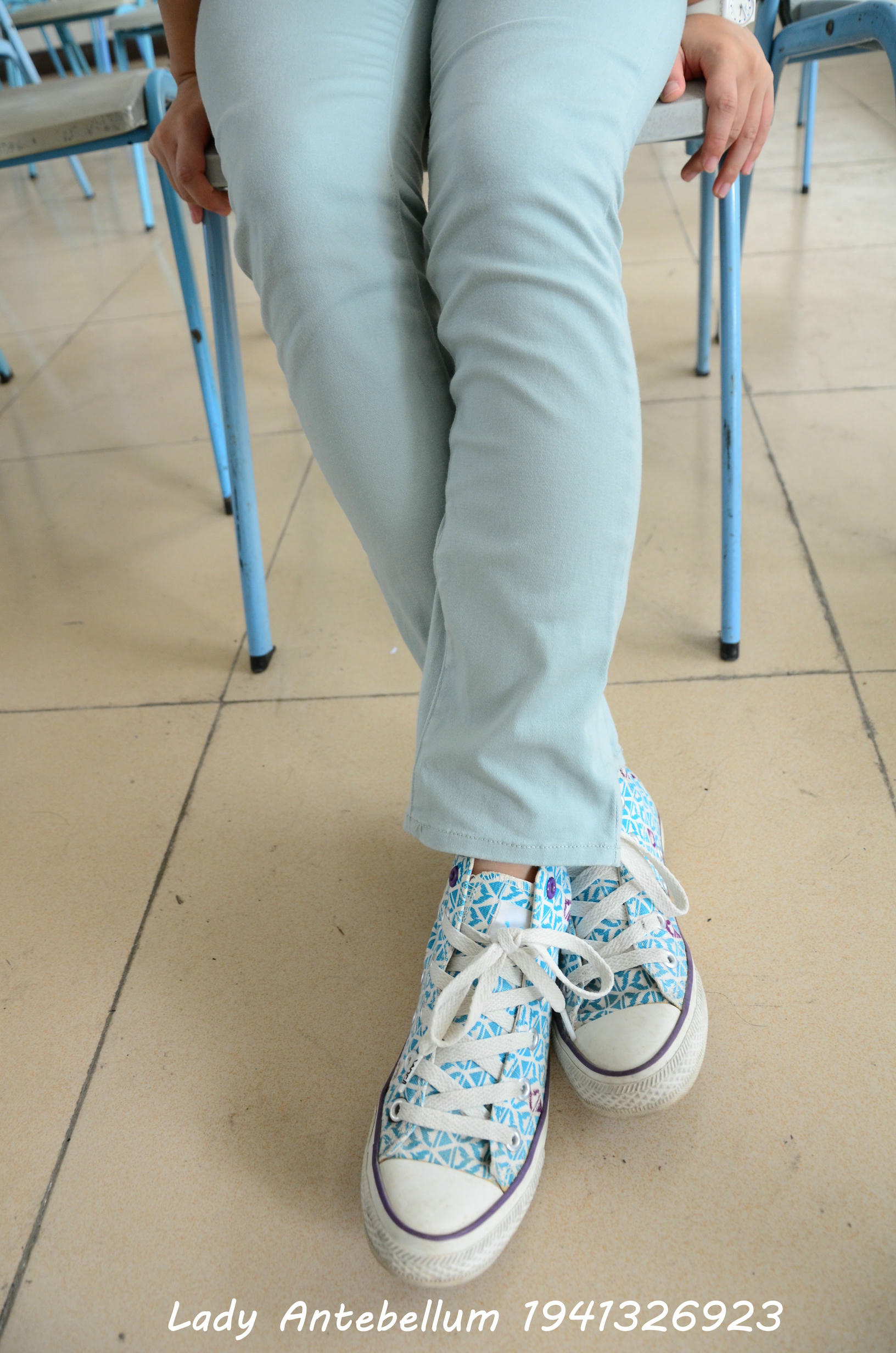 [战前女神] 恋足美腿棉袜女神级摄影套图 071 [92P-129MB]_第1集