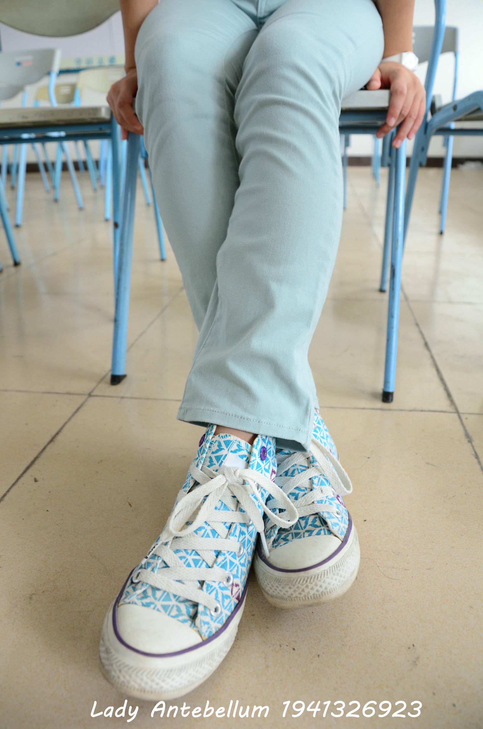 [战前女神] 恋足美腿棉袜女神级摄影套图 071 [92P-129MB]_第1集